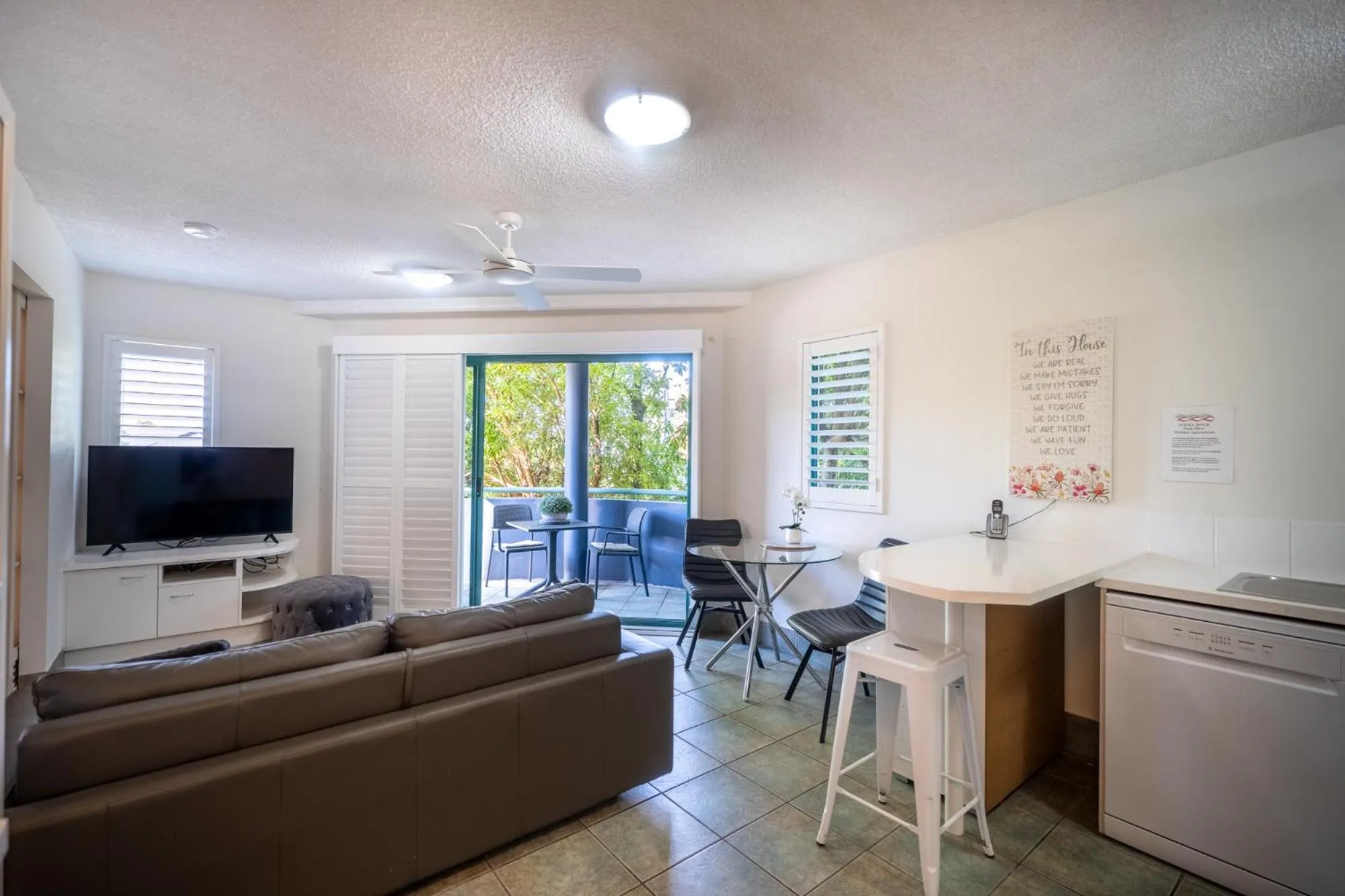 TV and multimedia in Noosa River Sandy Shores