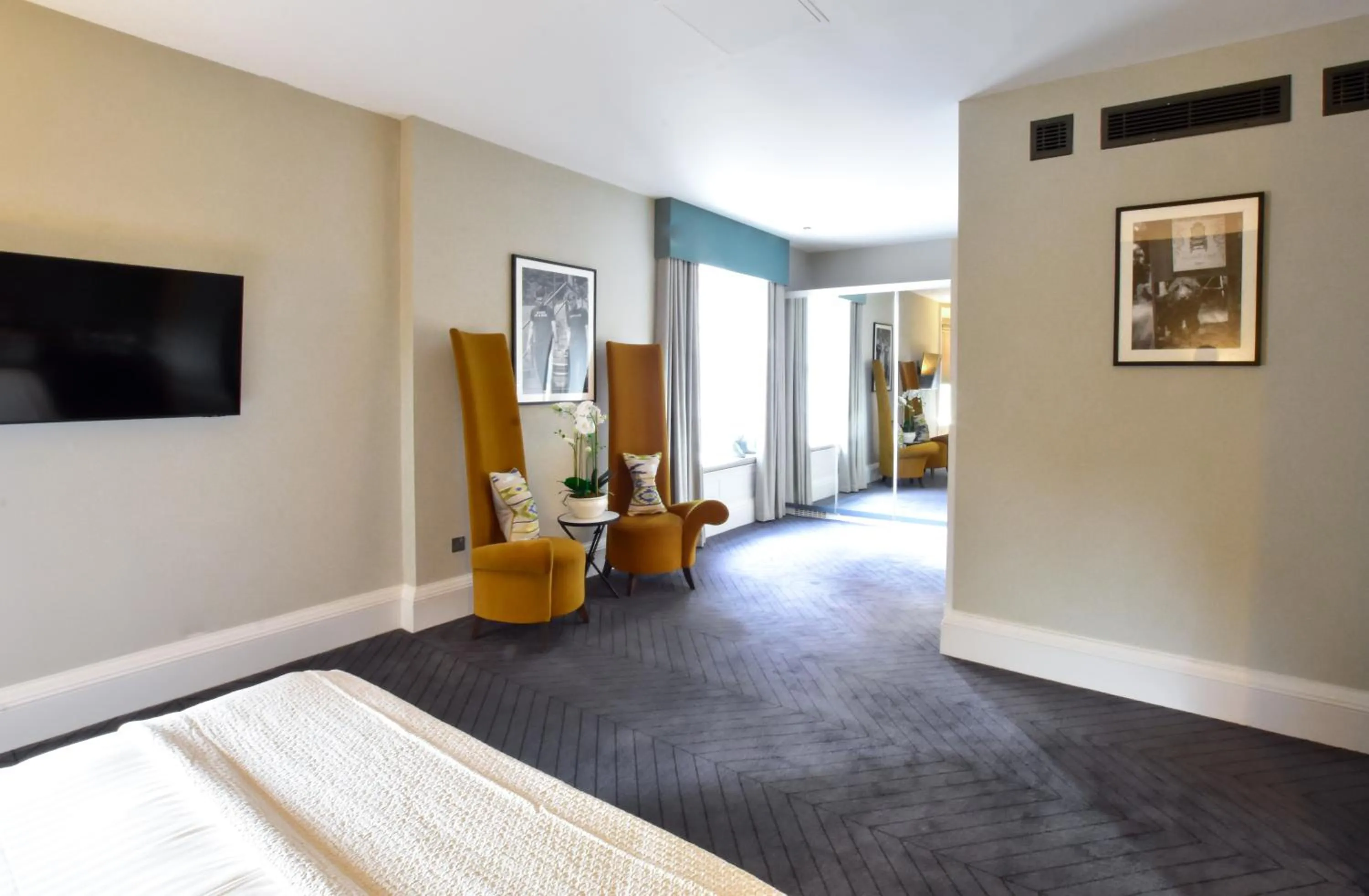 TV and multimedia, Bed in The Rutland Hotel & Apartments