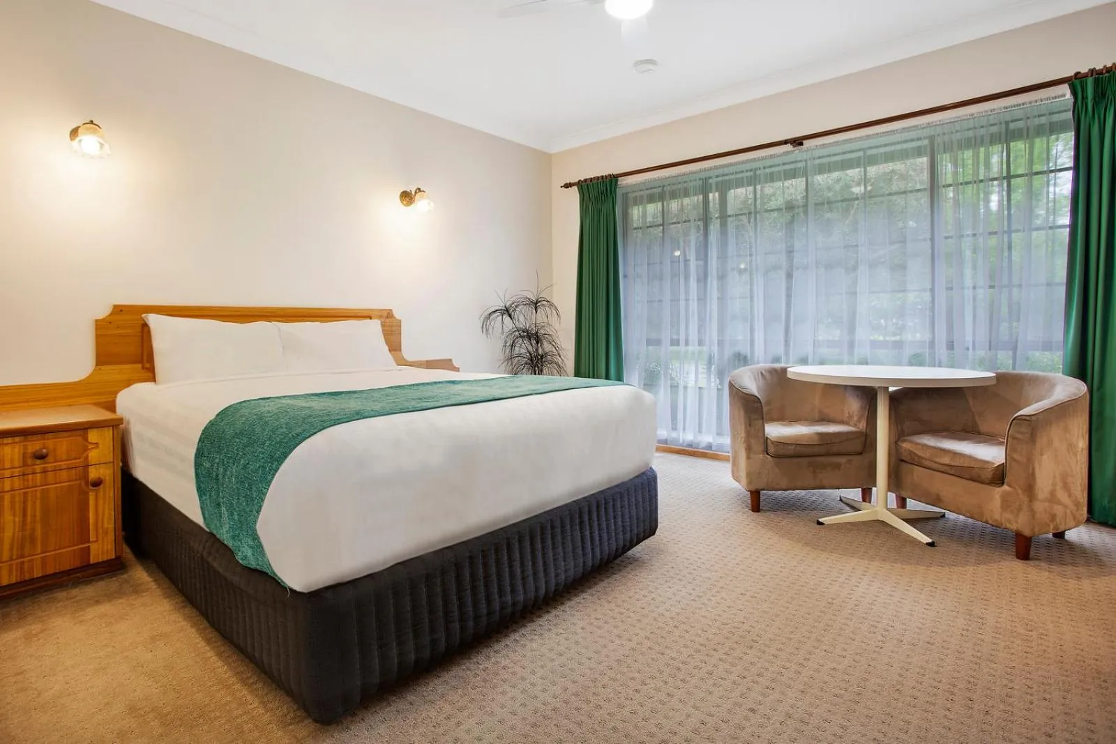 Bed in Manifold Motor Inn