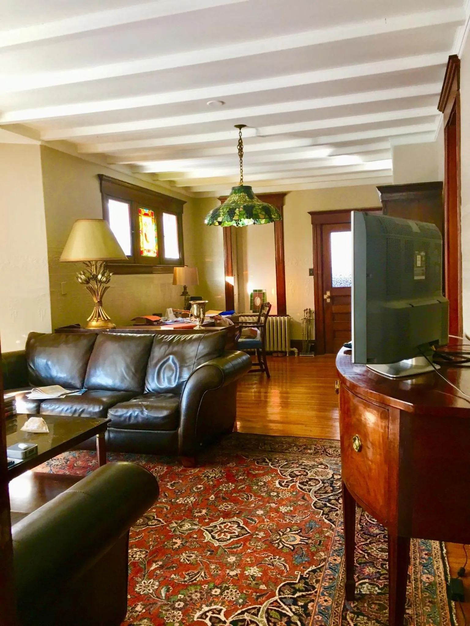 Communal lounge/ TV room in 1000 Islands Bed and Breakfast-The Bulloch House