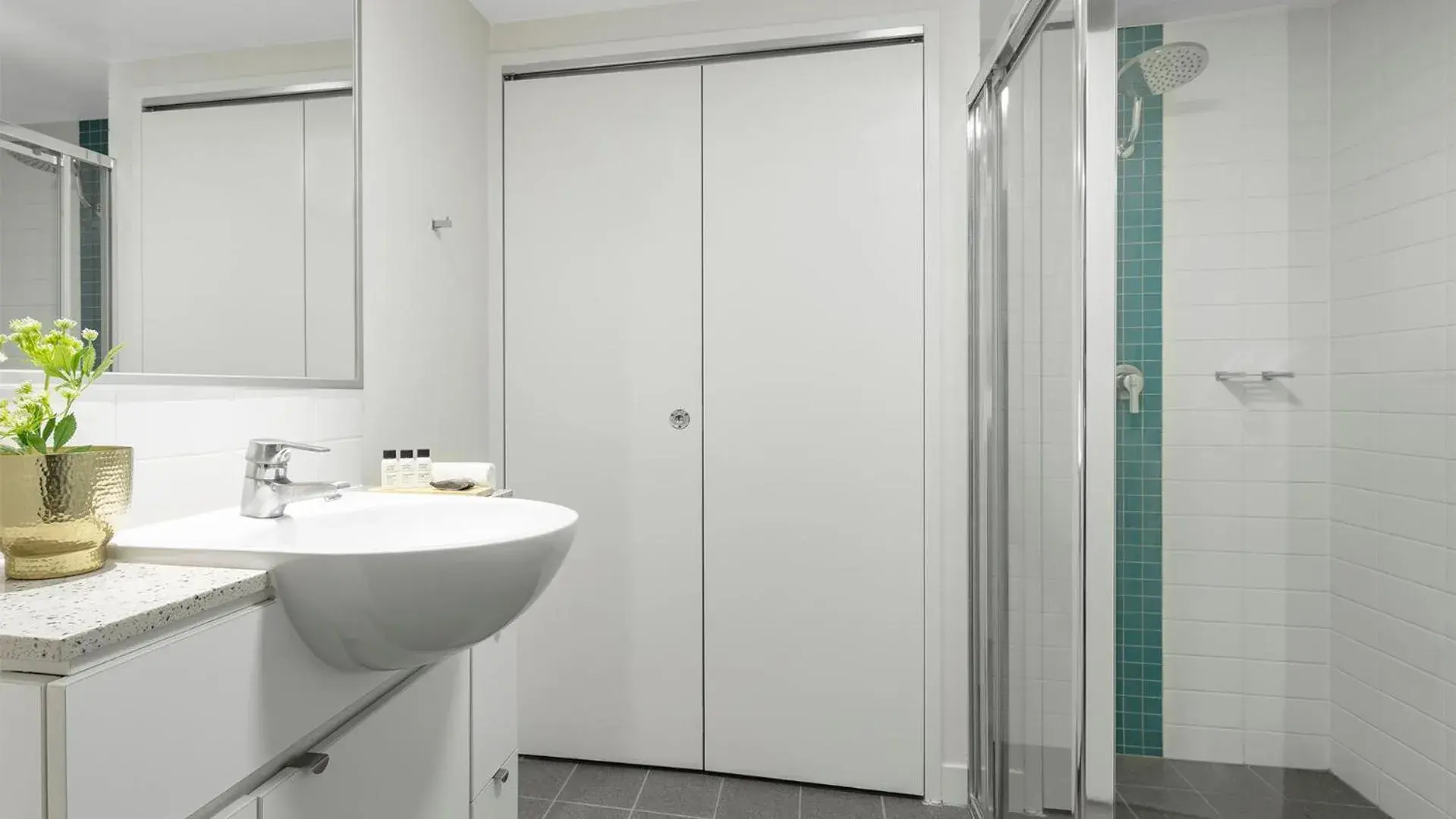 Bathroom in Oaks Brisbane Festival Suites Bathroom in Oaks Brisbane Festival Suites