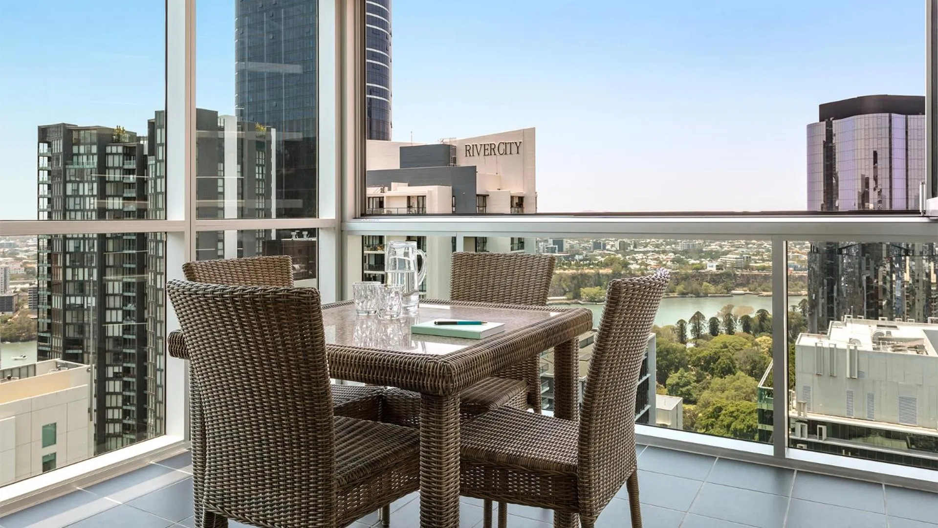 Balcony/Terrace in Oaks Brisbane Festival Suites