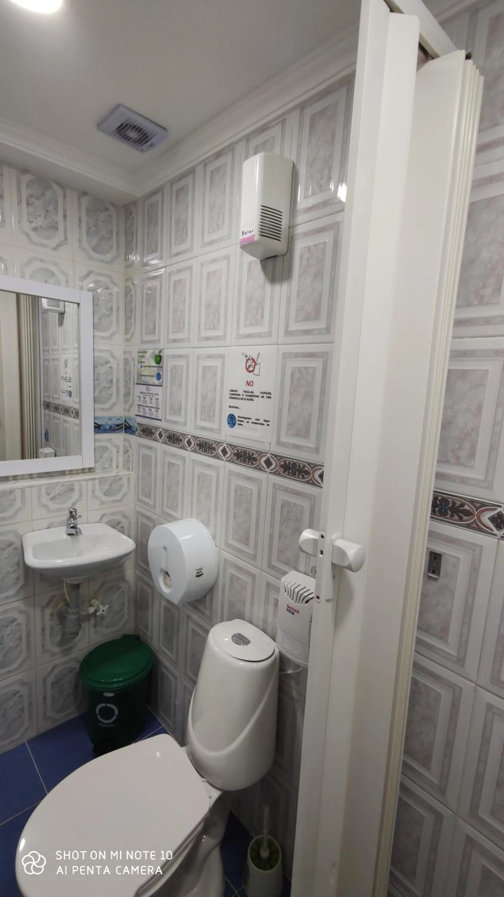 Bathroom in Casa Hotel Manco Mora