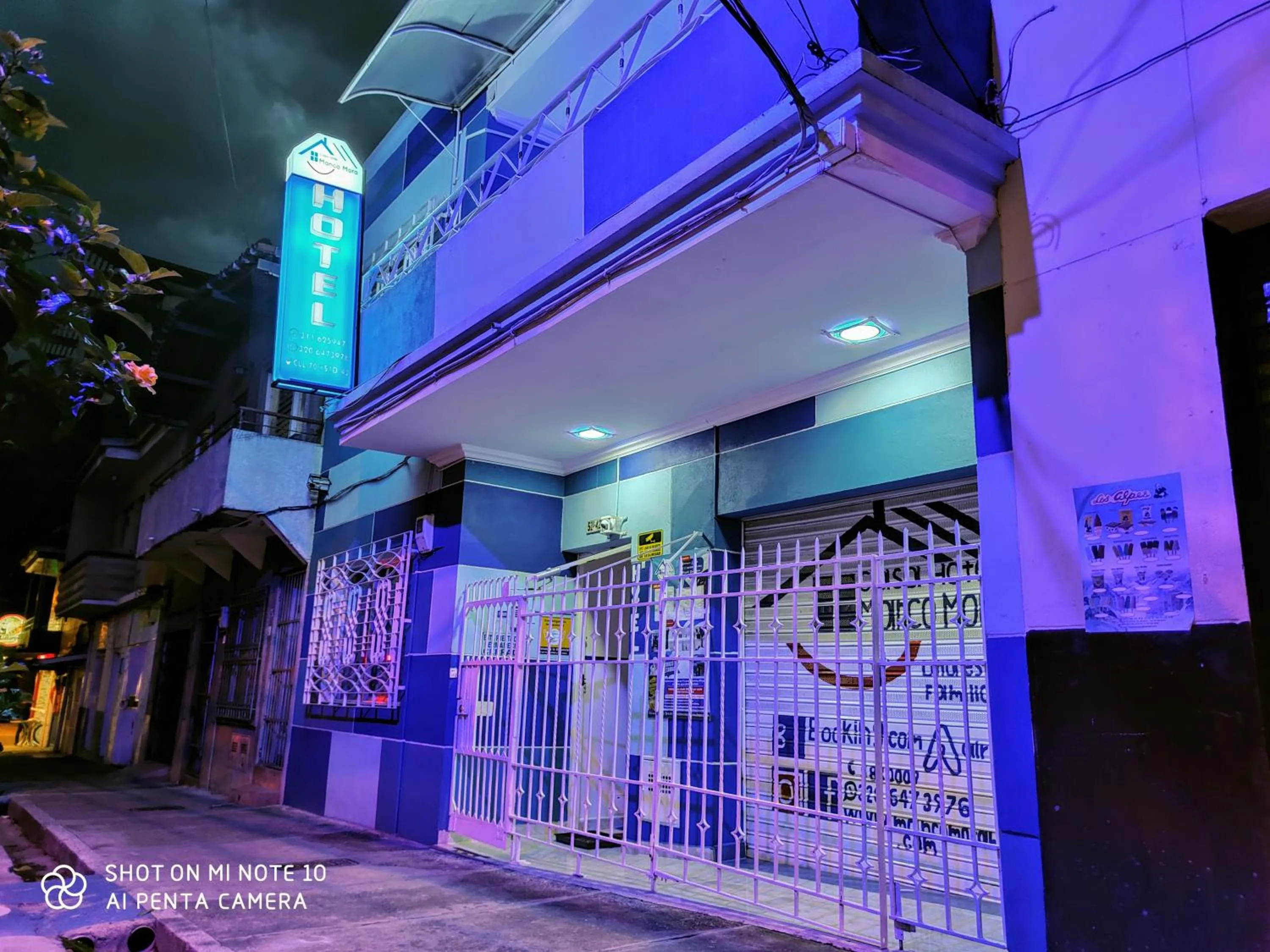 Facade/entrance in Casa Hotel Manco Mora