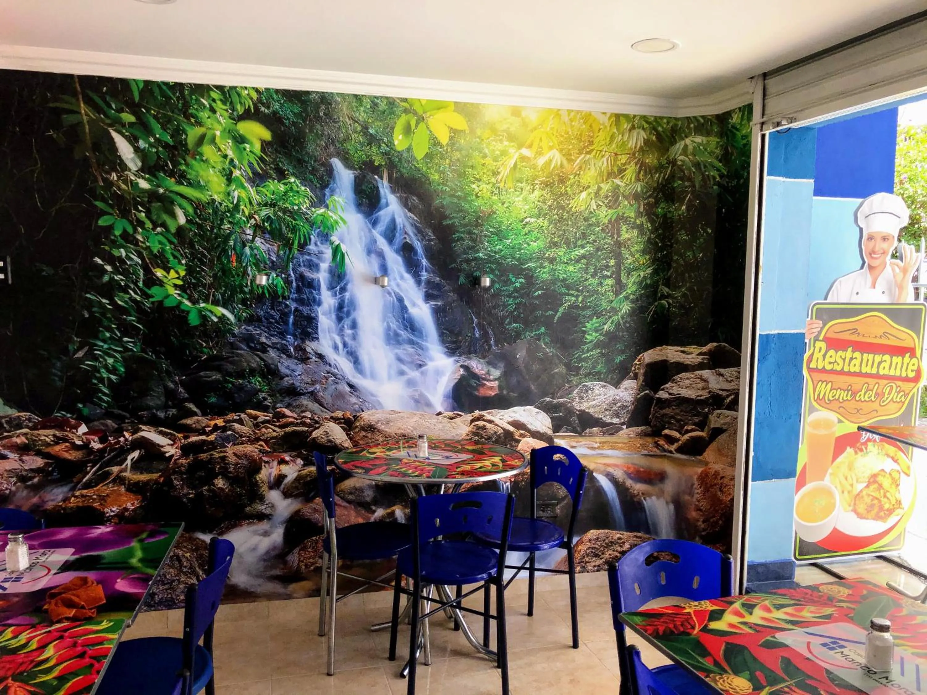 Restaurant/places to eat in Casa Hotel Manco Mora