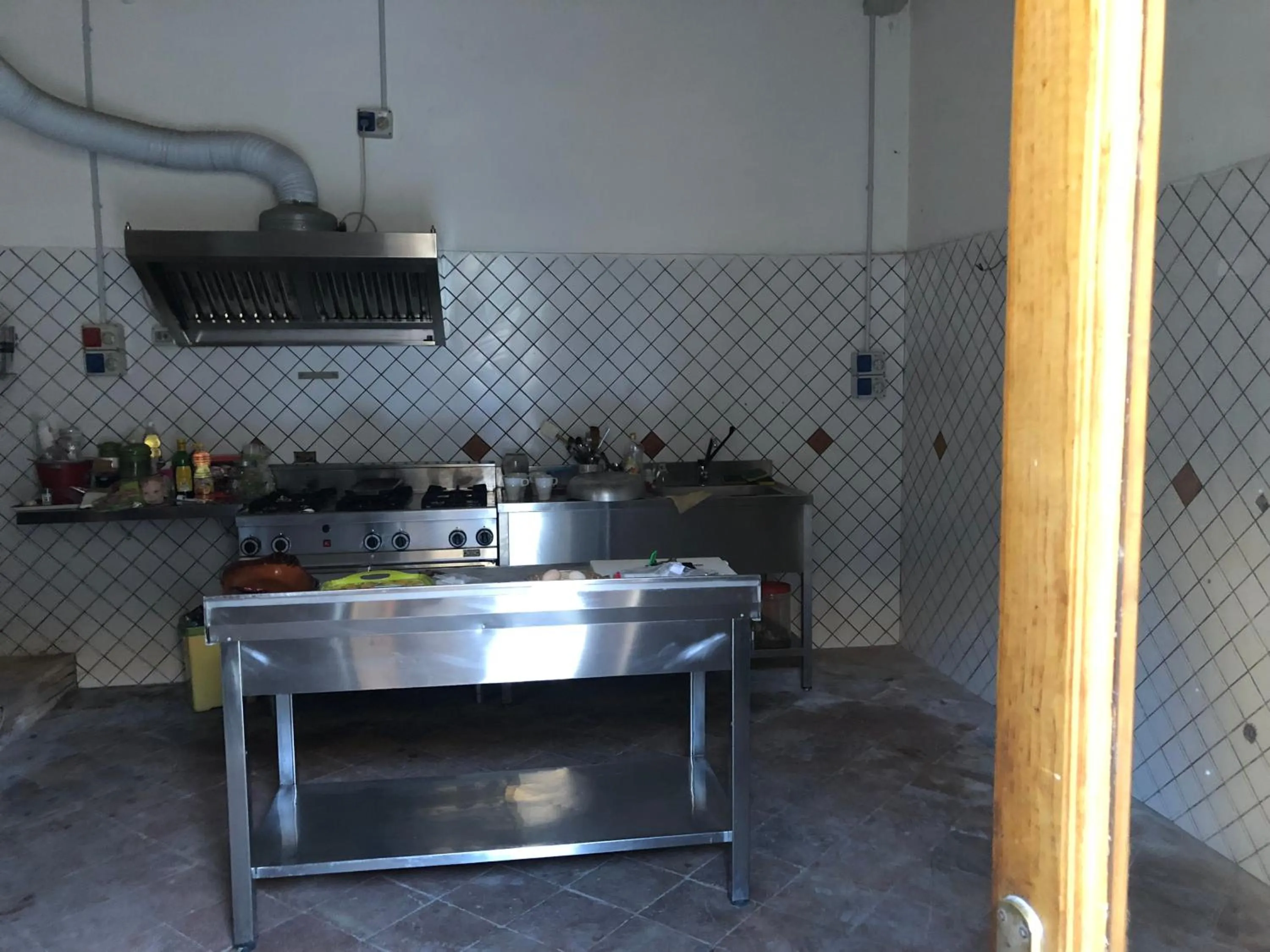 Restaurant/places to eat in Decri resort