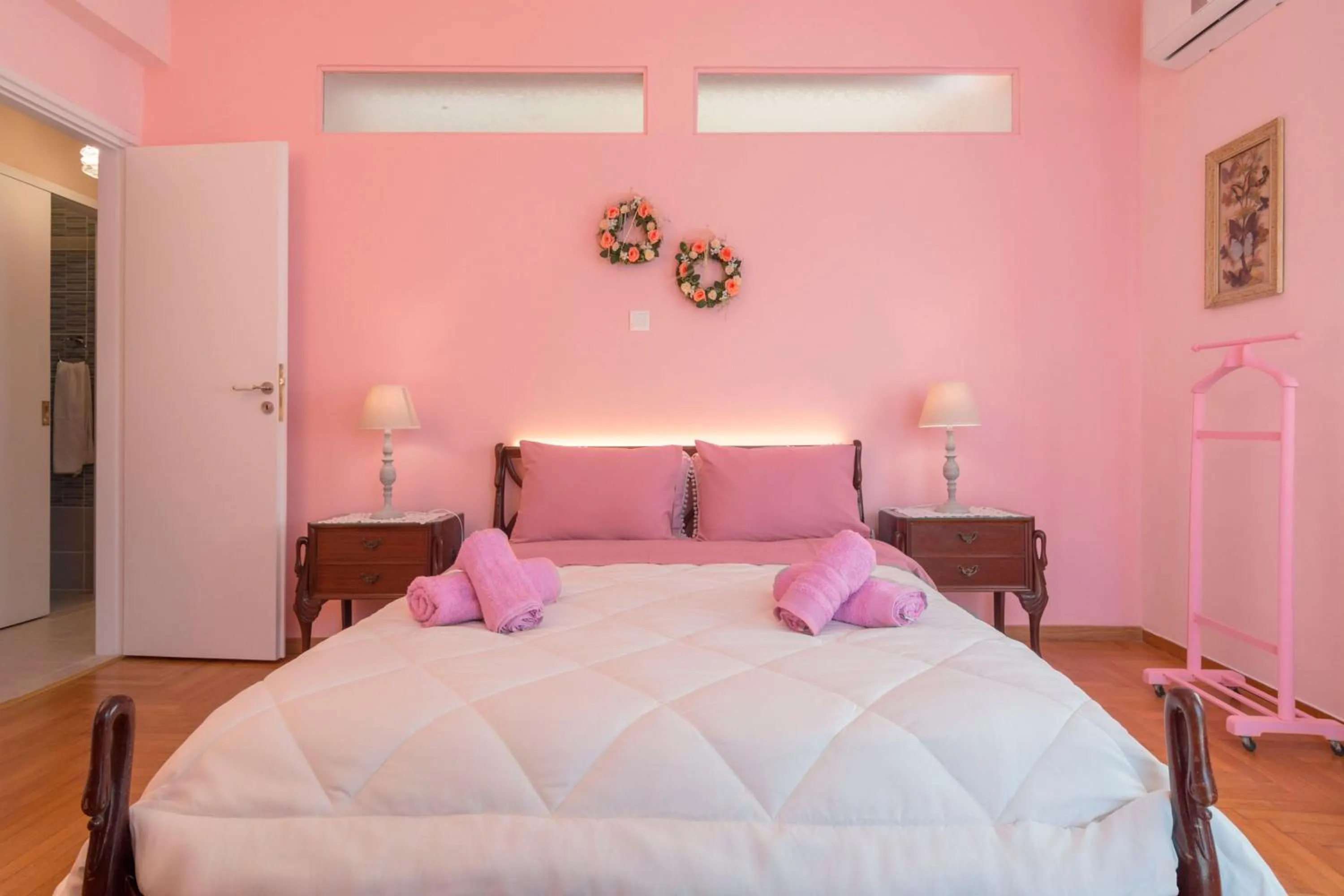 Bed in Lovely Apartment in Athens
