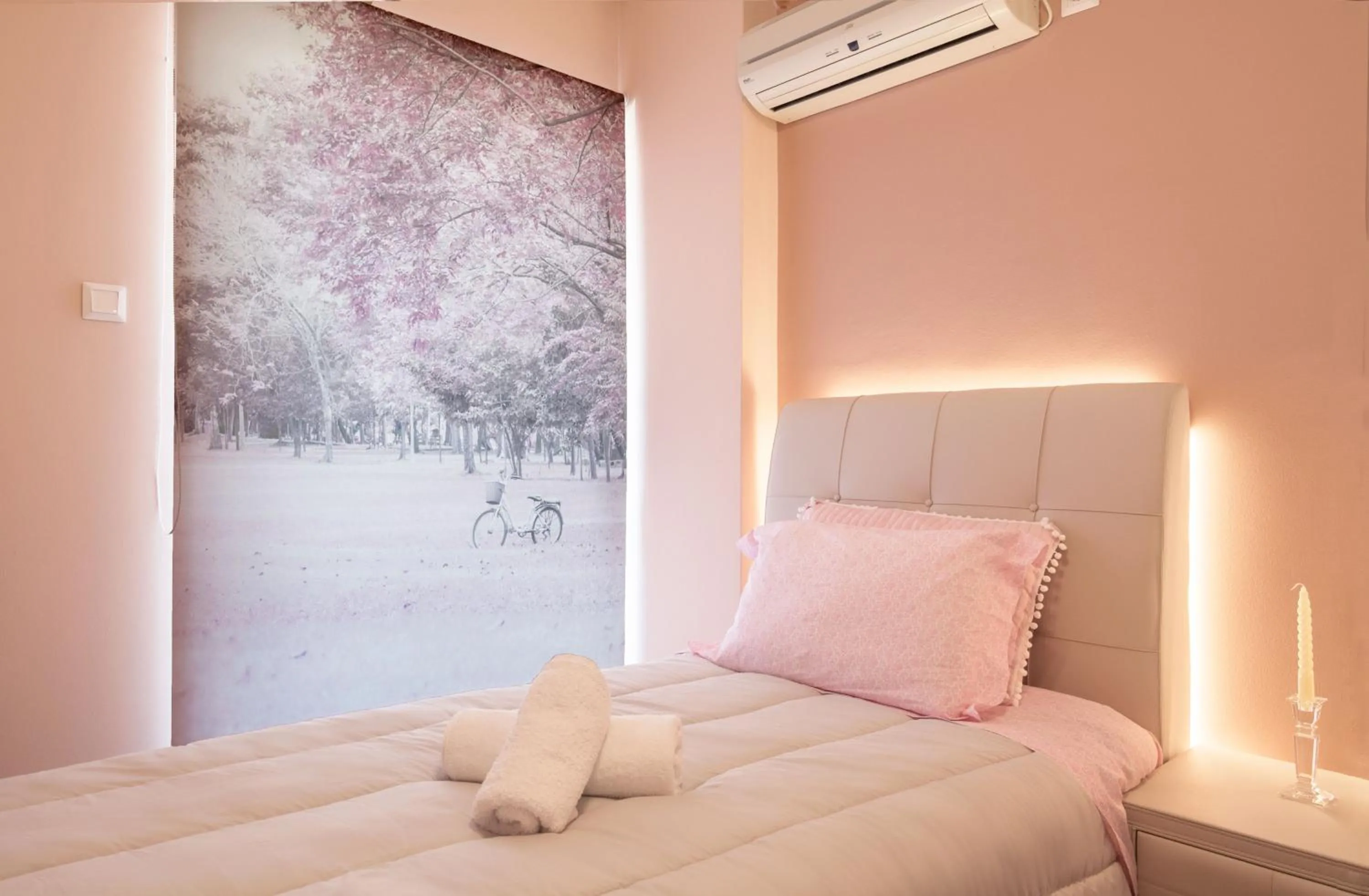 Bed in Lovely Apartment in Athens