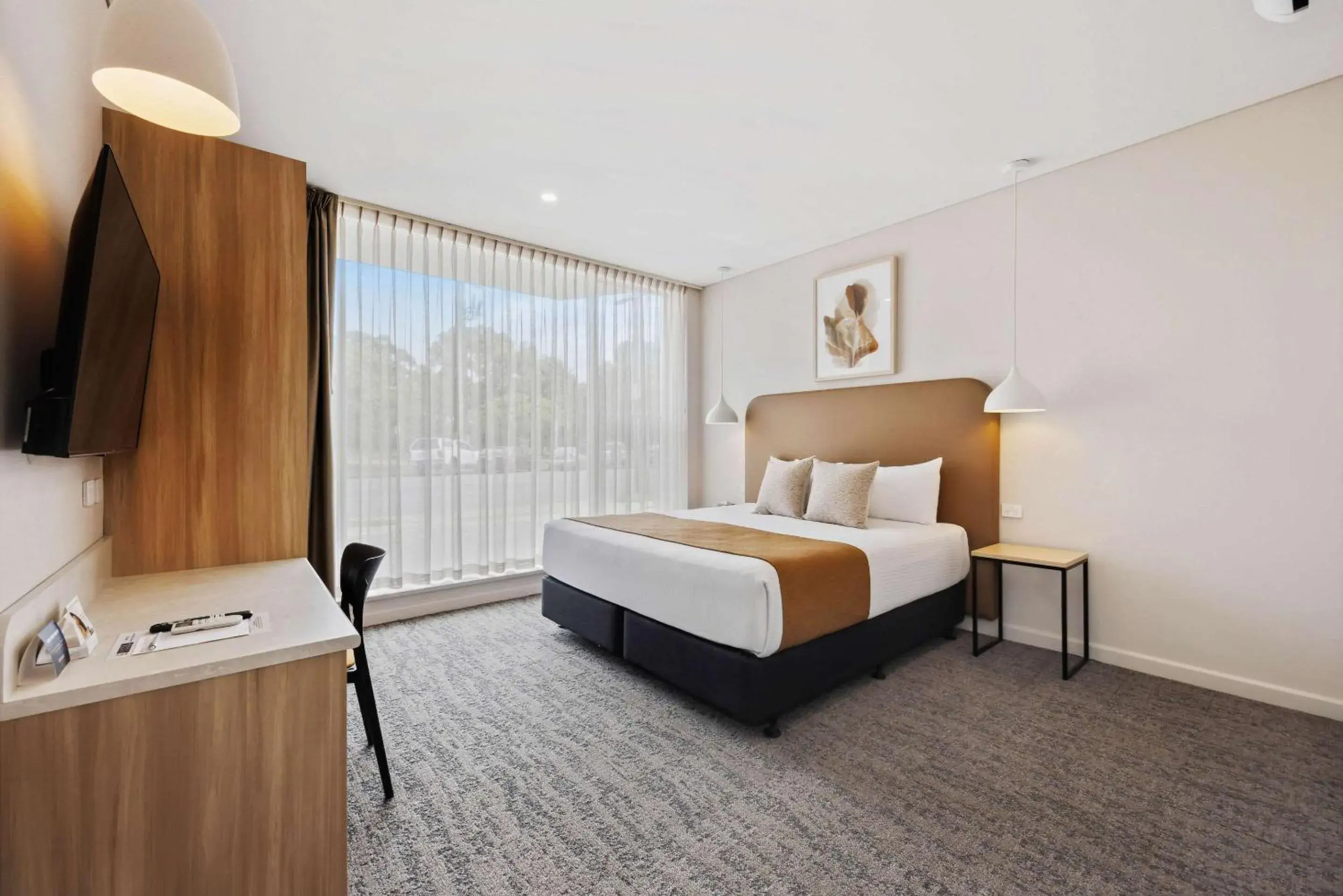 Bedroom, Bed in Comfort Inn Regal Park Bedroom, Bed in Comfort Inn Regal Park