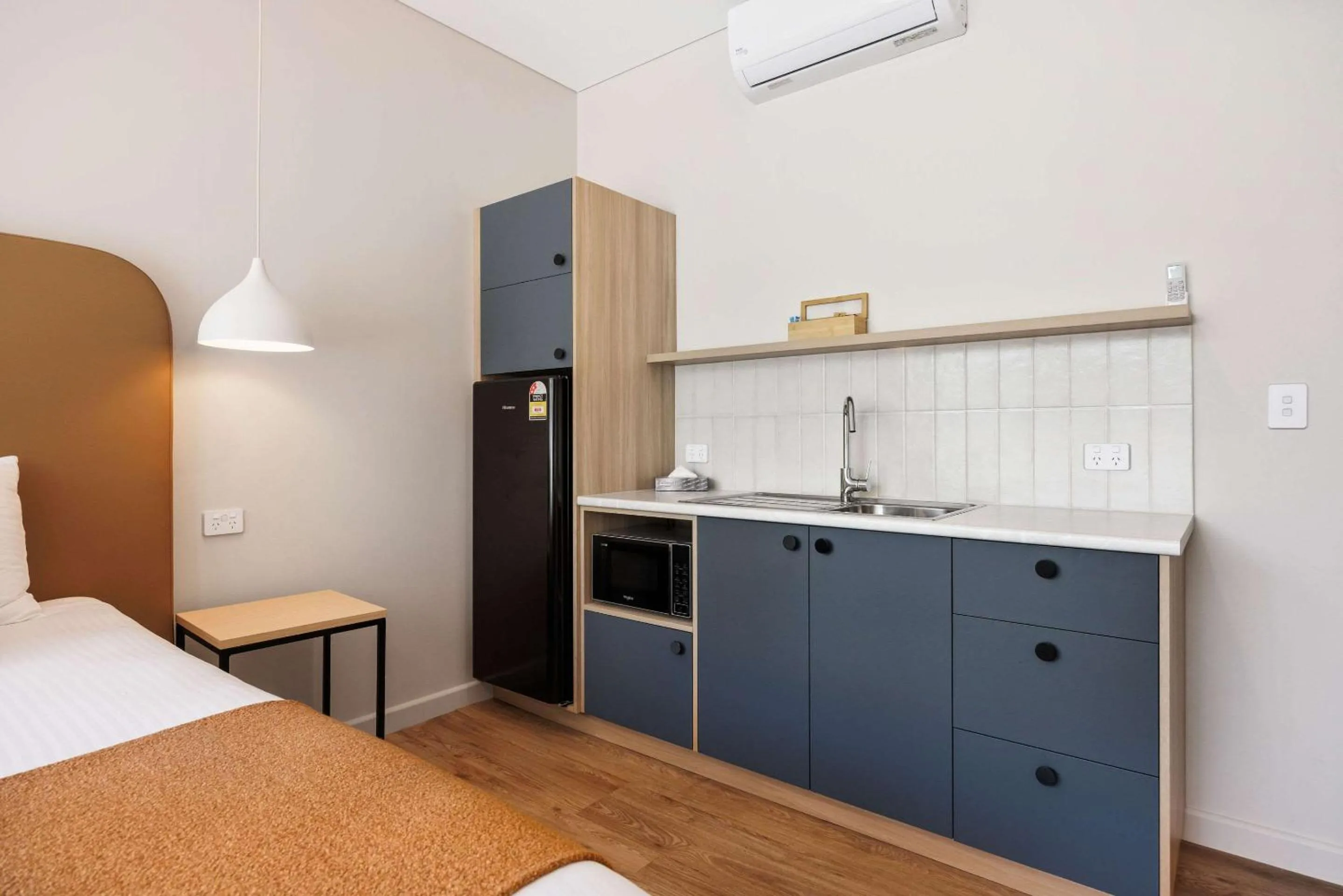 Bedroom, Bed in Comfort Inn Regal Park