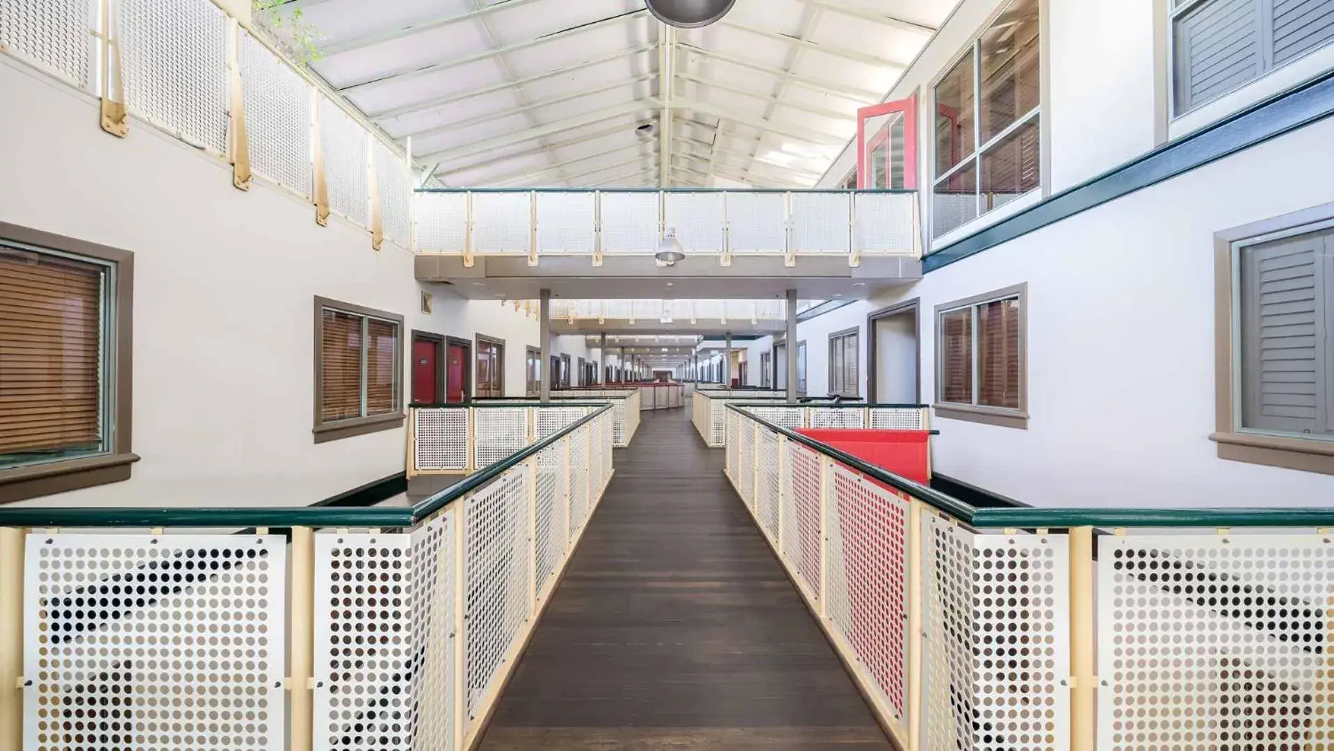 Property building in Oaks Sydney Goldsbrough Suites Property building in Oaks Sydney Goldsbrough Suites