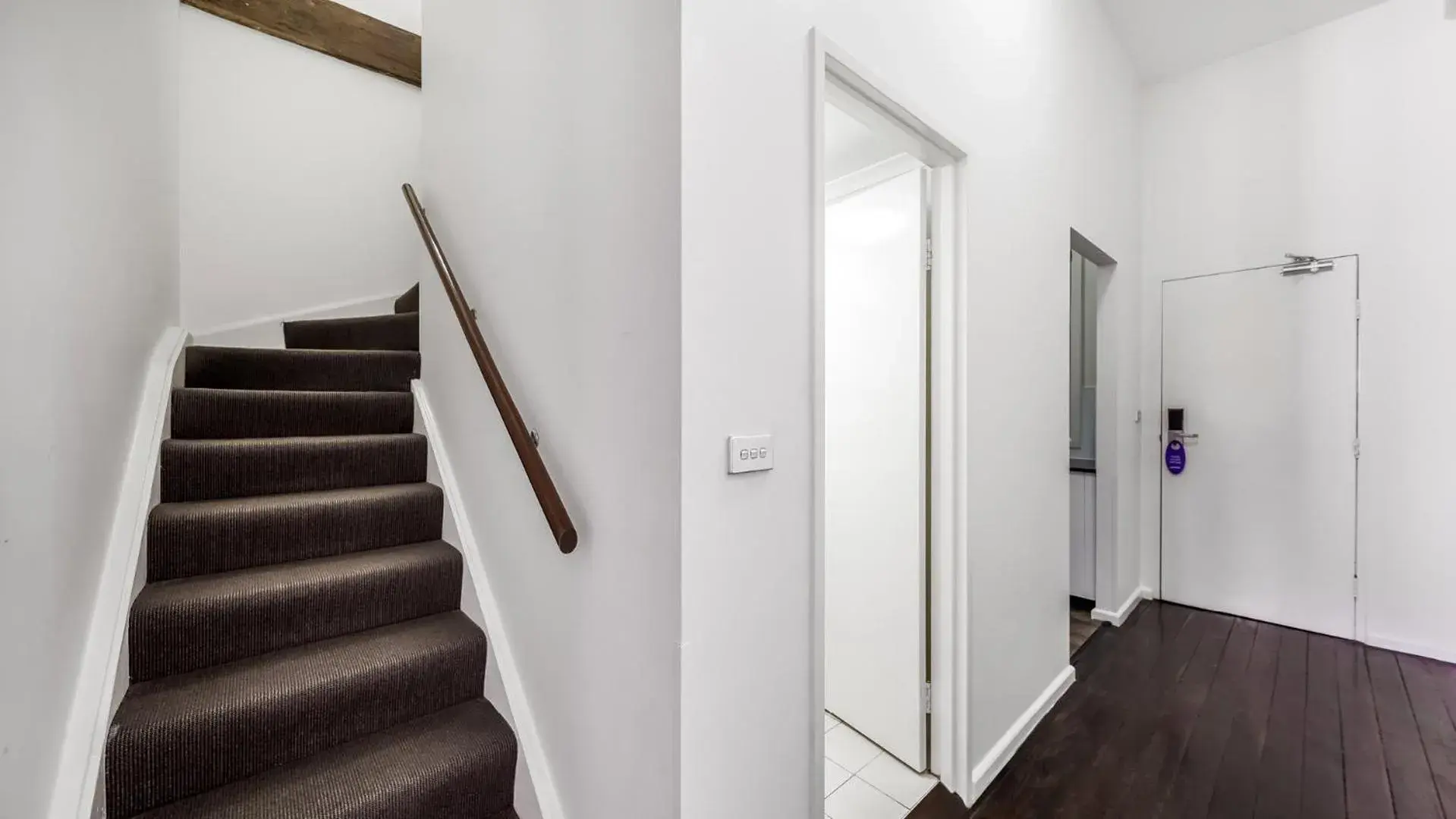 Facade/entrance in Oaks Sydney Goldsbrough Suites Facade/entrance in Oaks Sydney Goldsbrough Suites