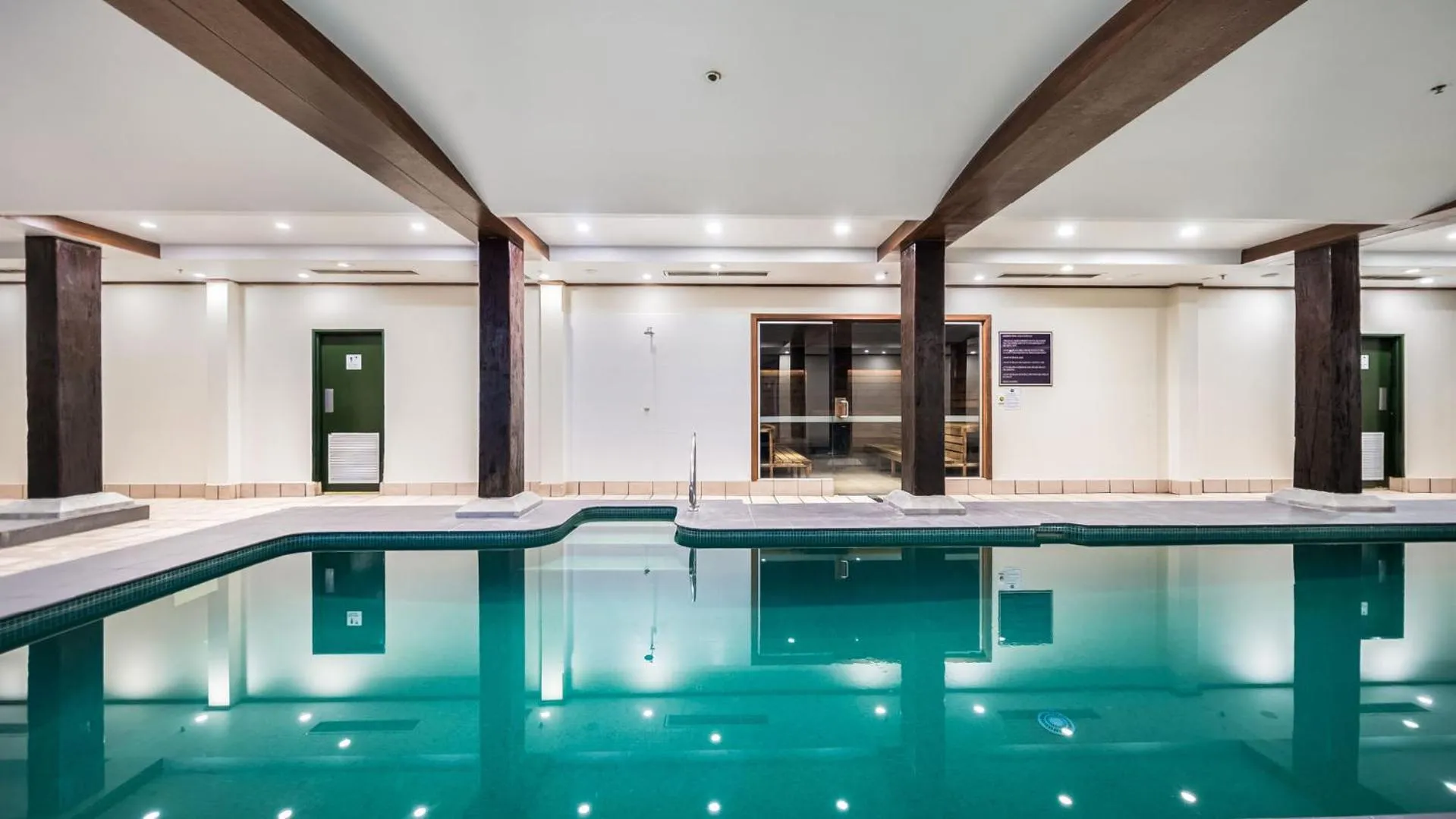 Swimming pool in Oaks Sydney Goldsbrough Suites
