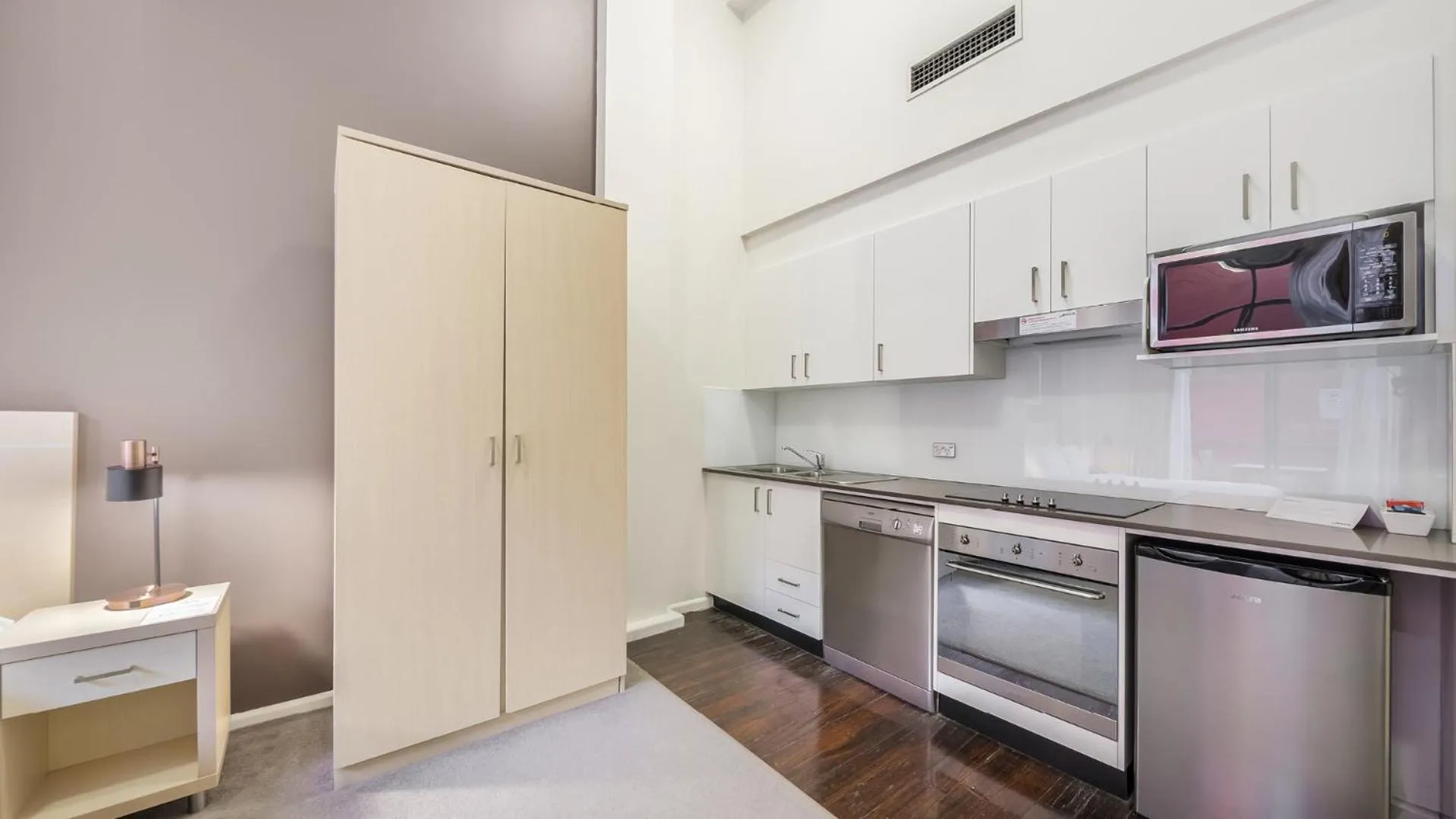 Kitchen or kitchenette in Oaks Sydney Goldsbrough Suites