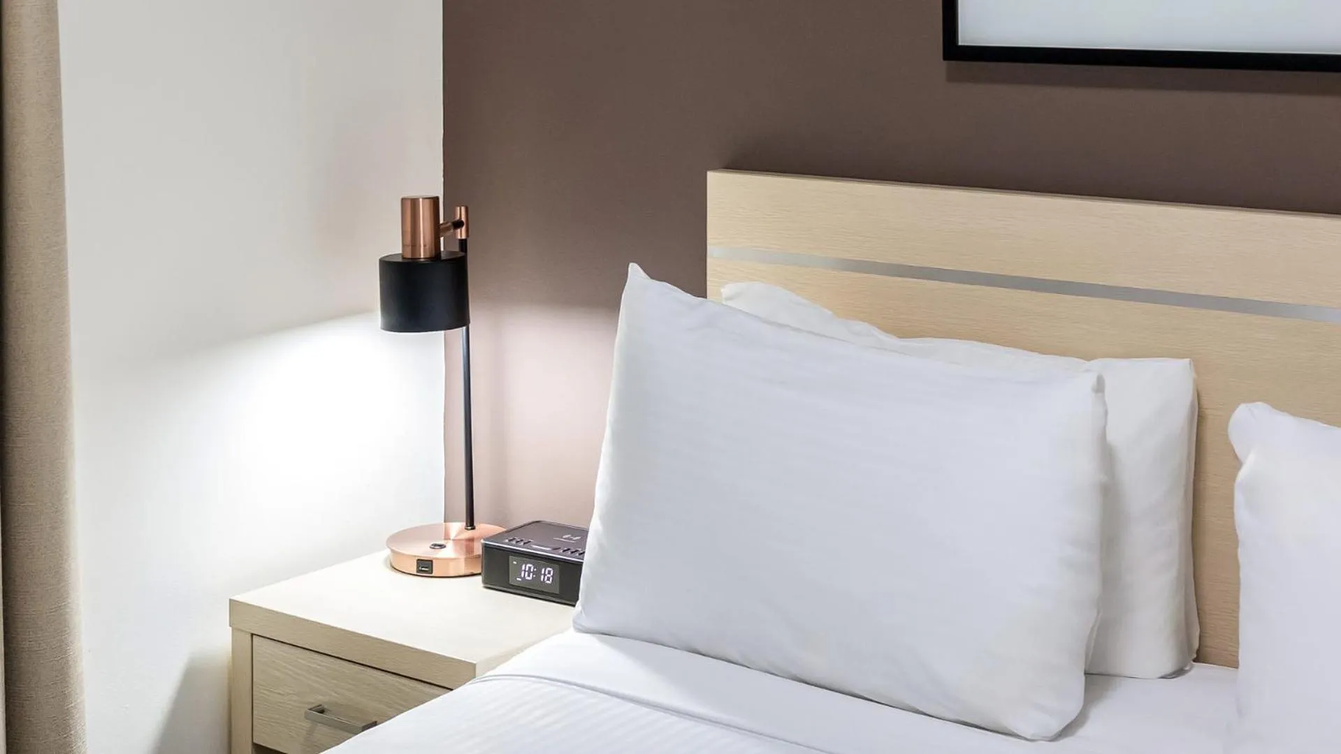 Bed in Oaks Sydney Goldsbrough Suites