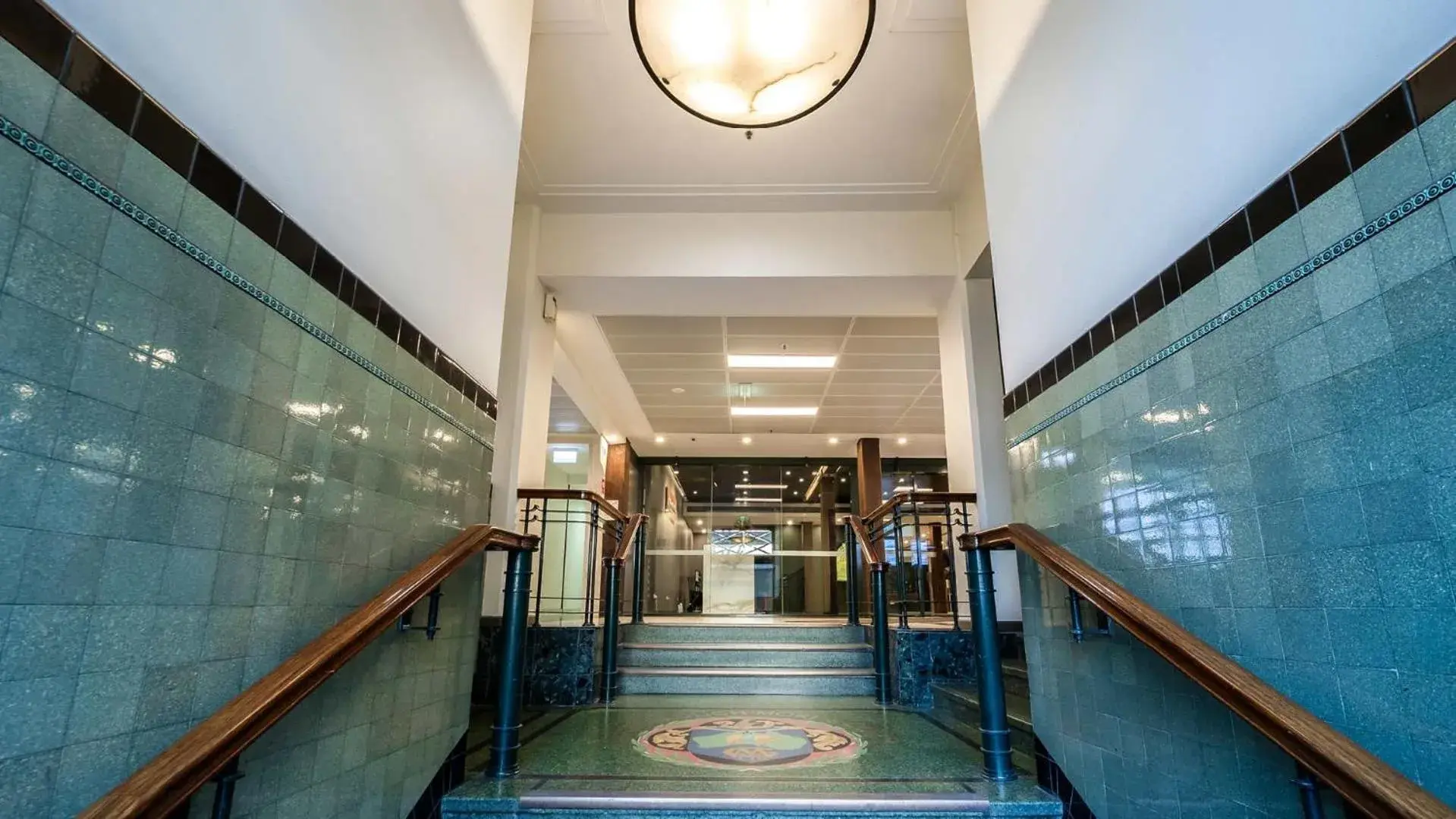 Property building in Oaks Sydney Goldsbrough Suites Property building in Oaks Sydney Goldsbrough Suites