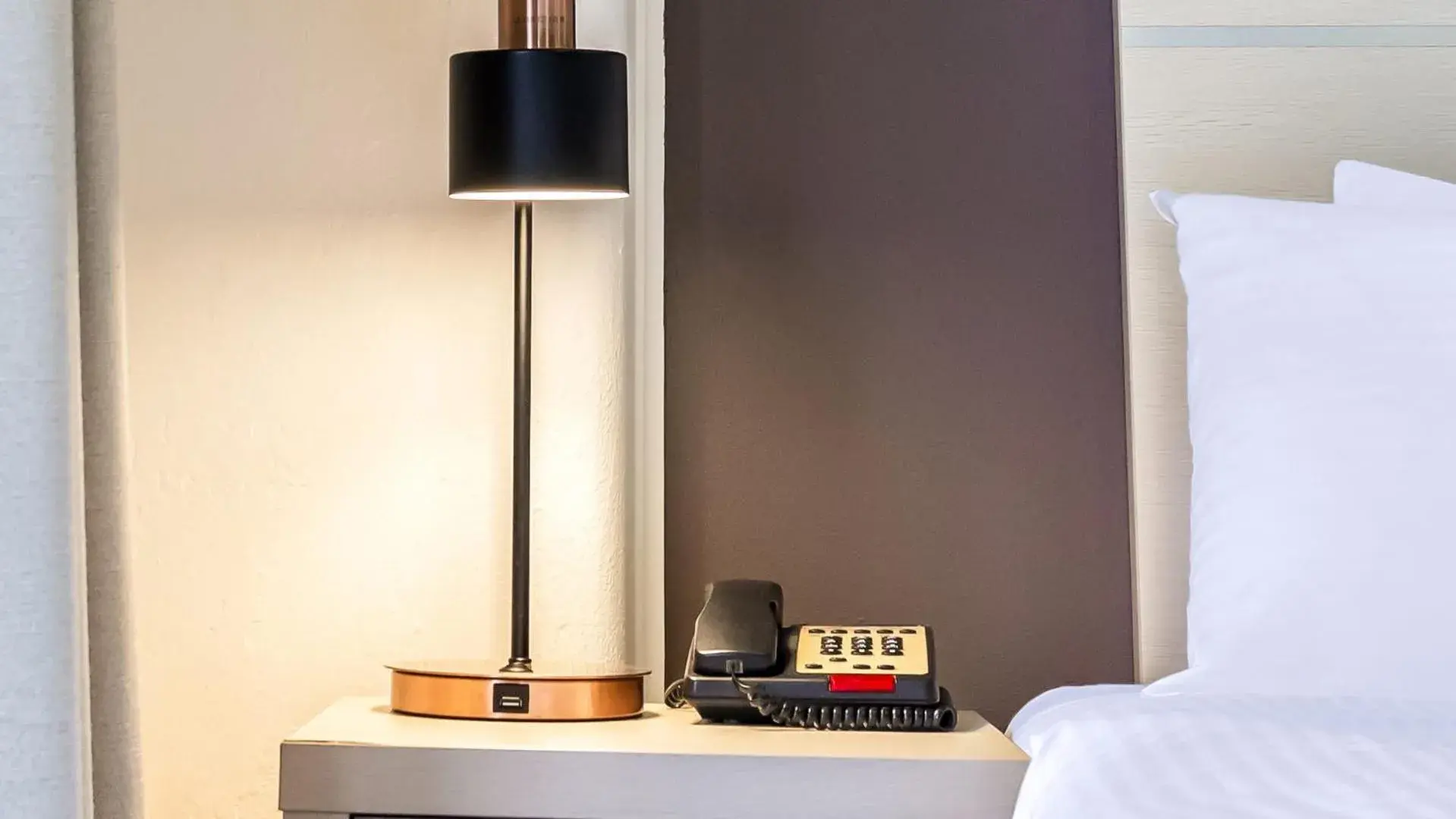 hair dresser, Bed in Oaks Sydney Goldsbrough Suites hair dresser, Bed in Oaks Sydney Goldsbrough Suites