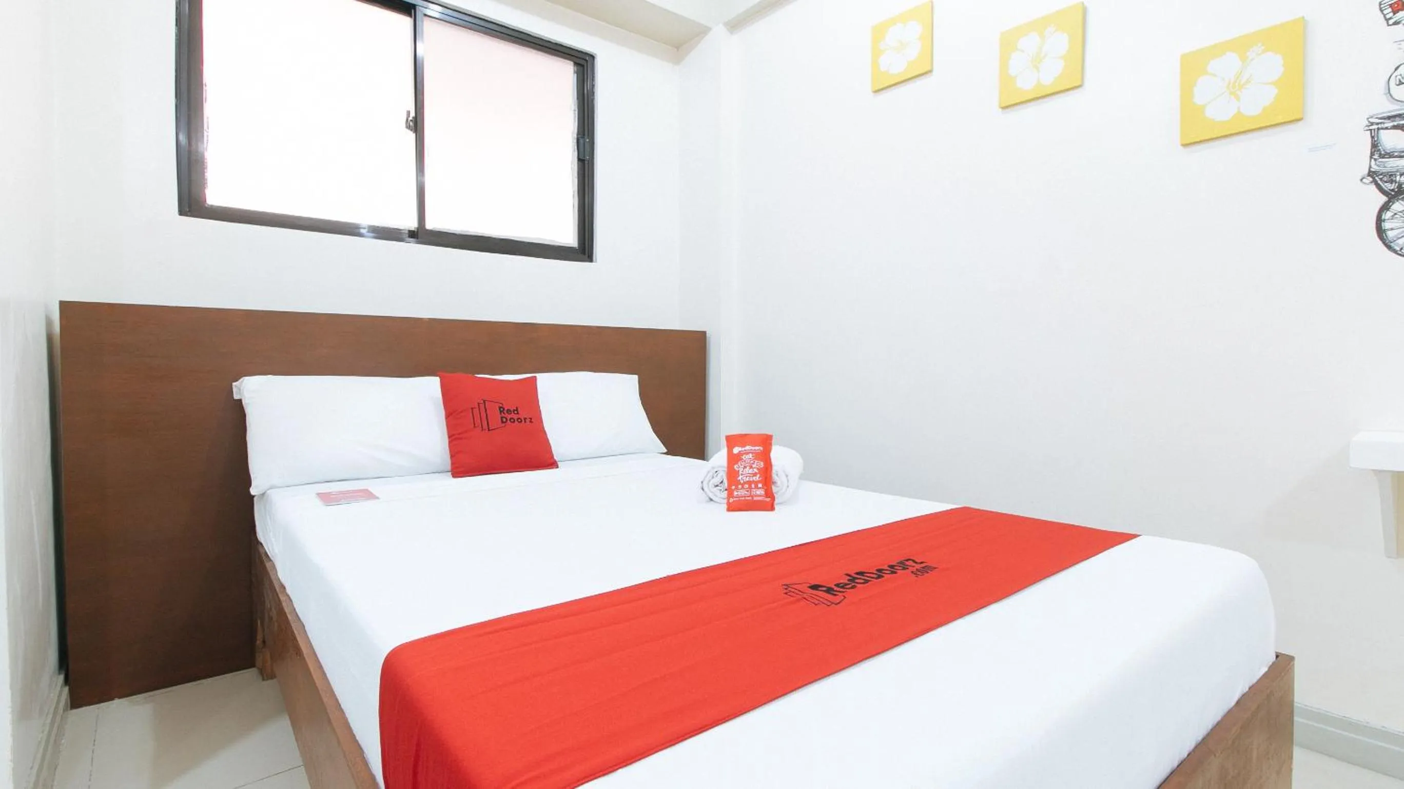 Bedroom, Bed in RedDoorz near Pasay Taft