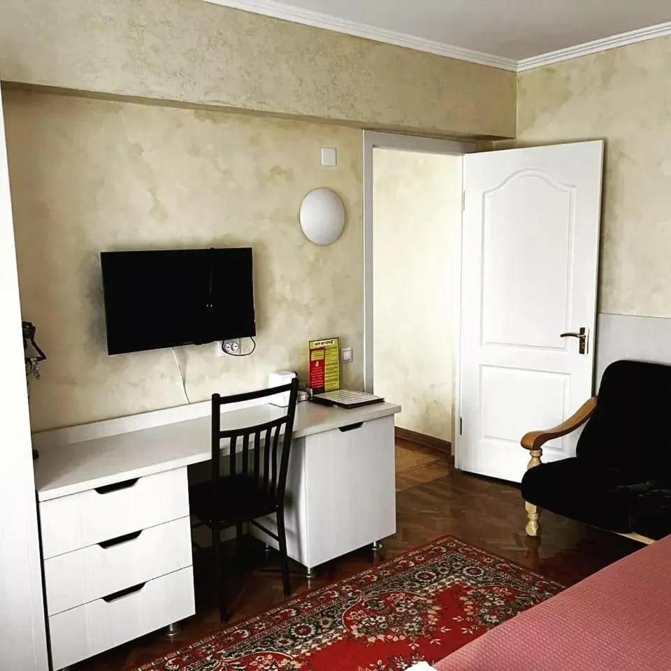 TV and multimedia, Bed in Berkana Hotel