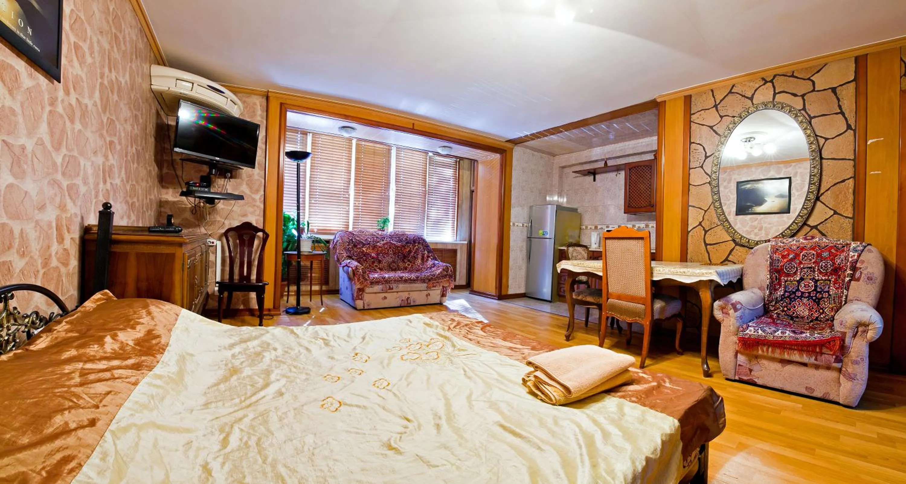 Bed in Lessor Apartments