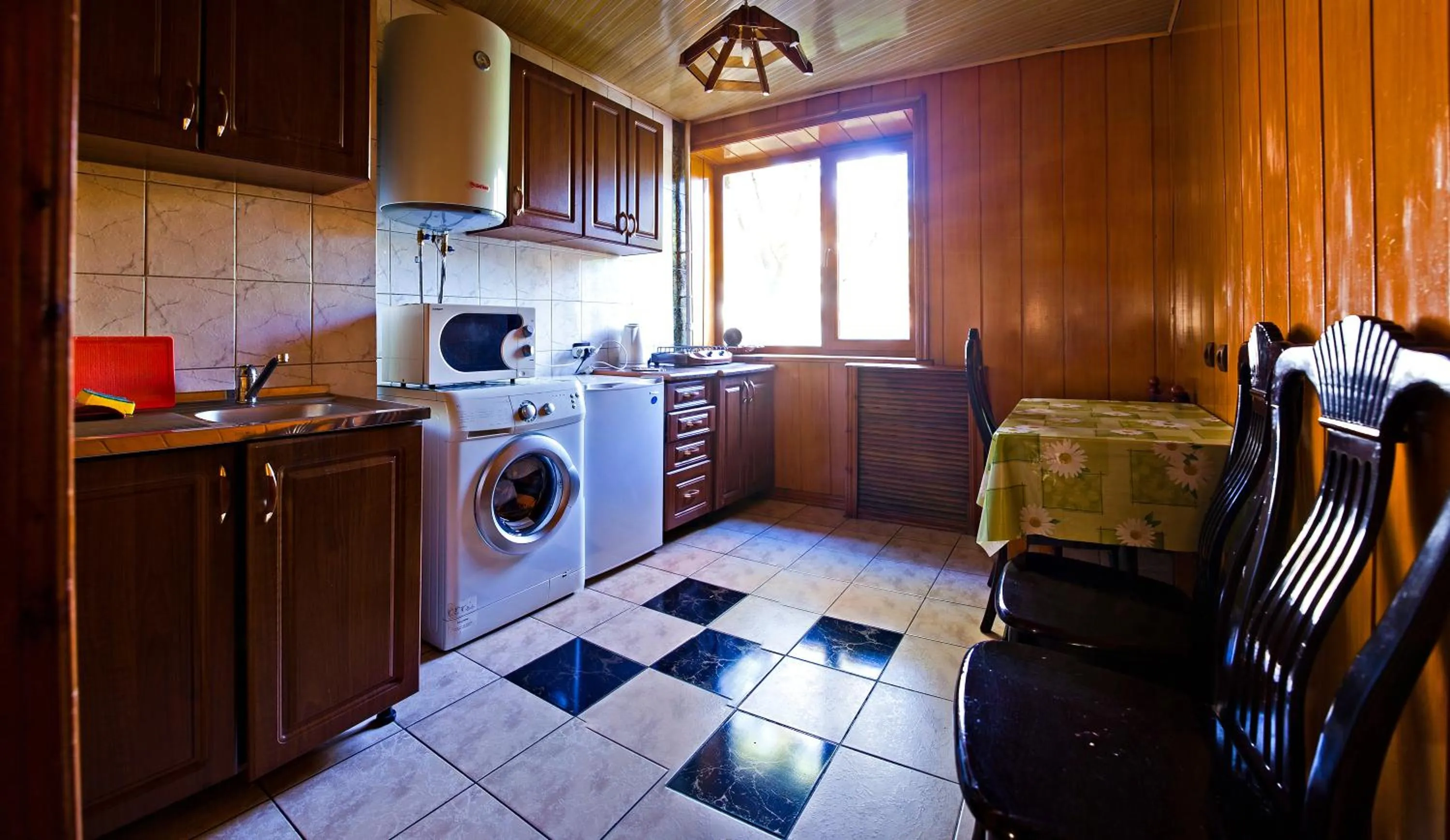 Kitchen or kitchenette in Lessor Apartments