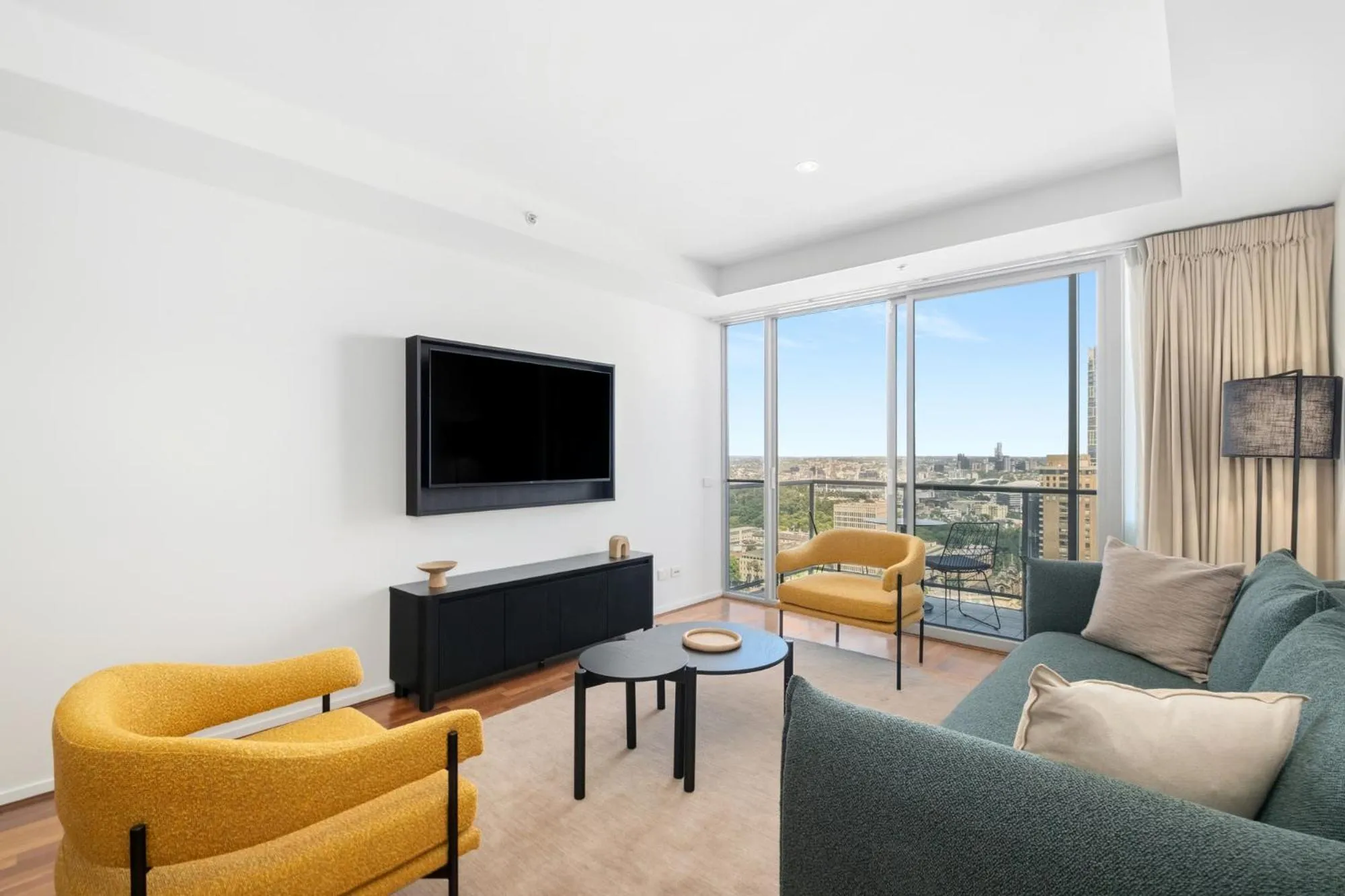 TV and multimedia in Nolo Apartments Lonsdale St