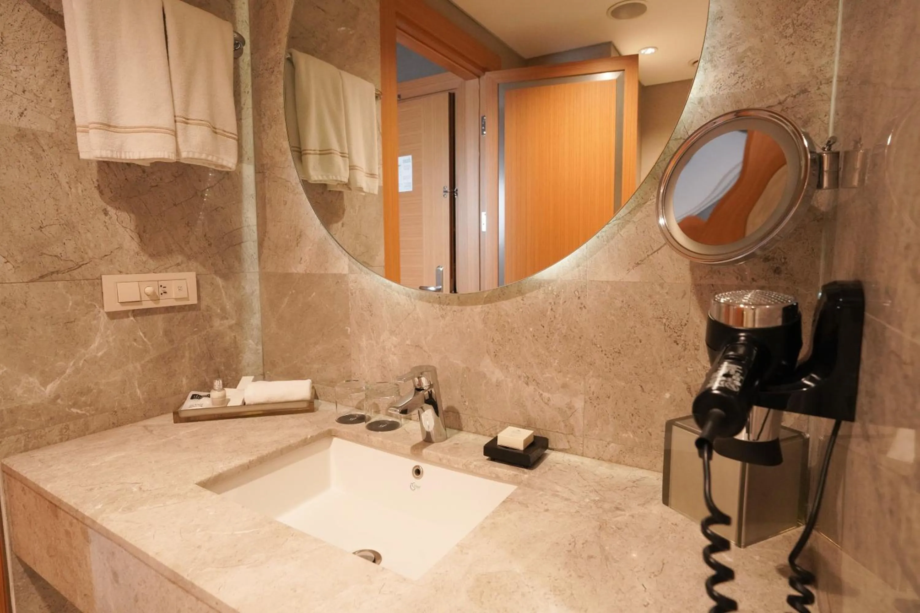 Shower in Divan Erbil Hotel