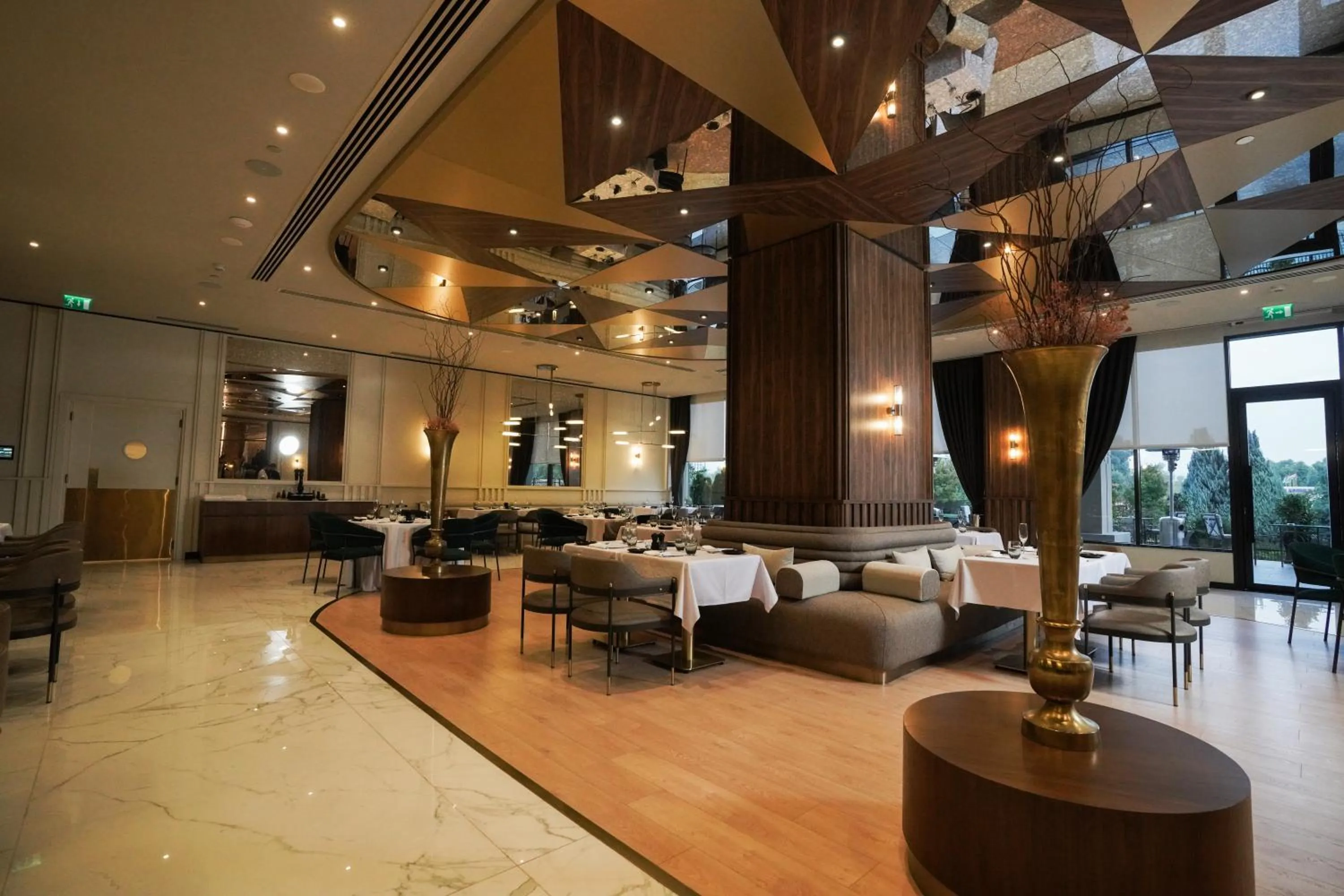 Restaurant/places to eat in Divan Erbil Hotel