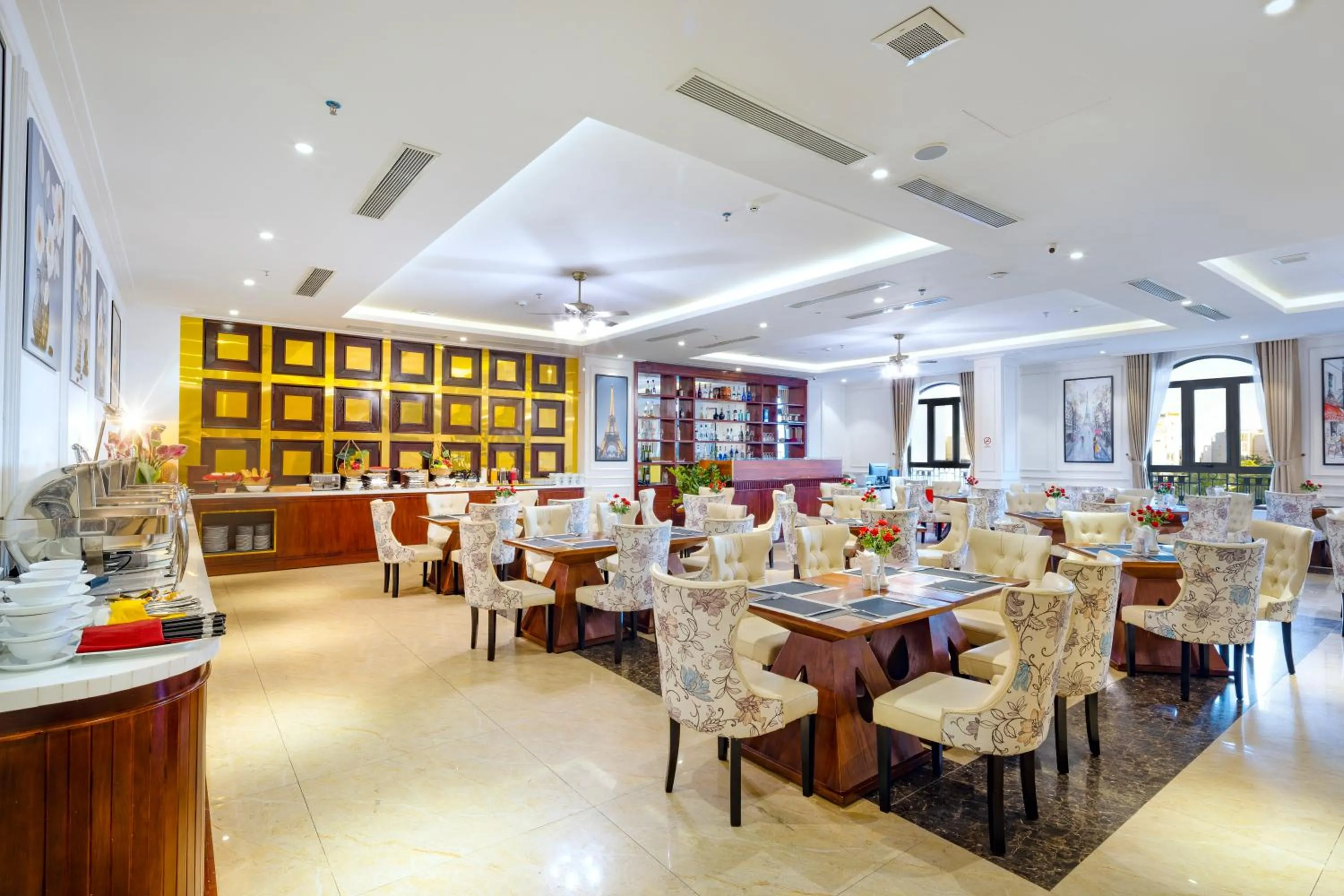 Restaurant/places to eat in Menora Grand Da Nang