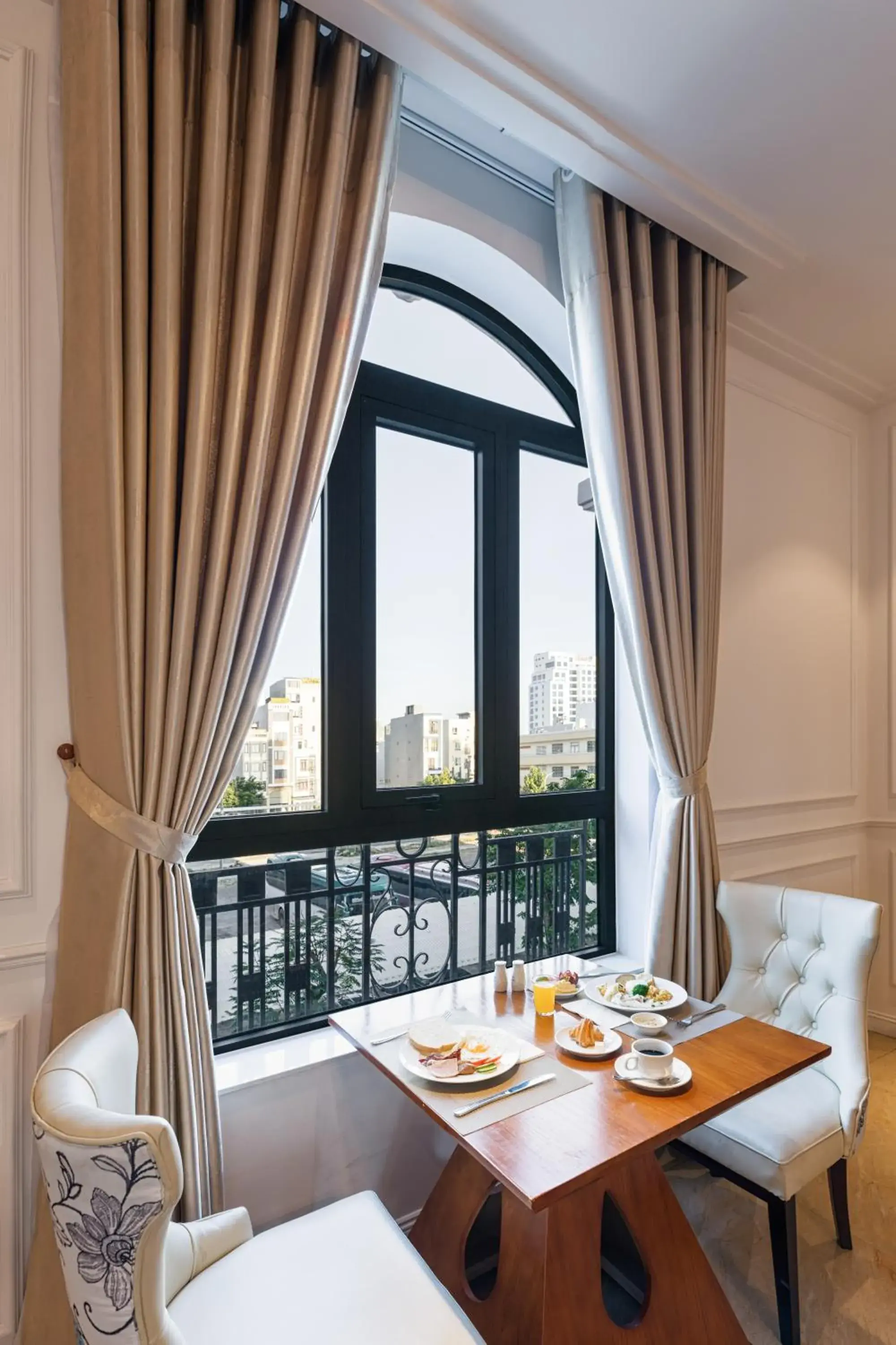 Food and drinks in Menora Grand Da Nang Food and drinks in Menora Grand Da Nang