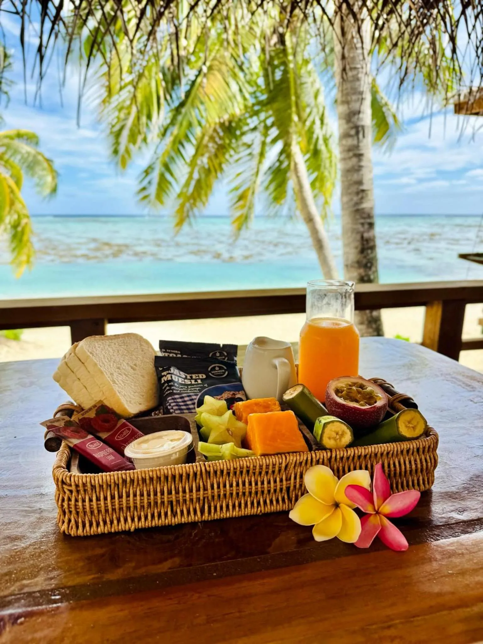 Breakfast in Paradise Cove Lodge