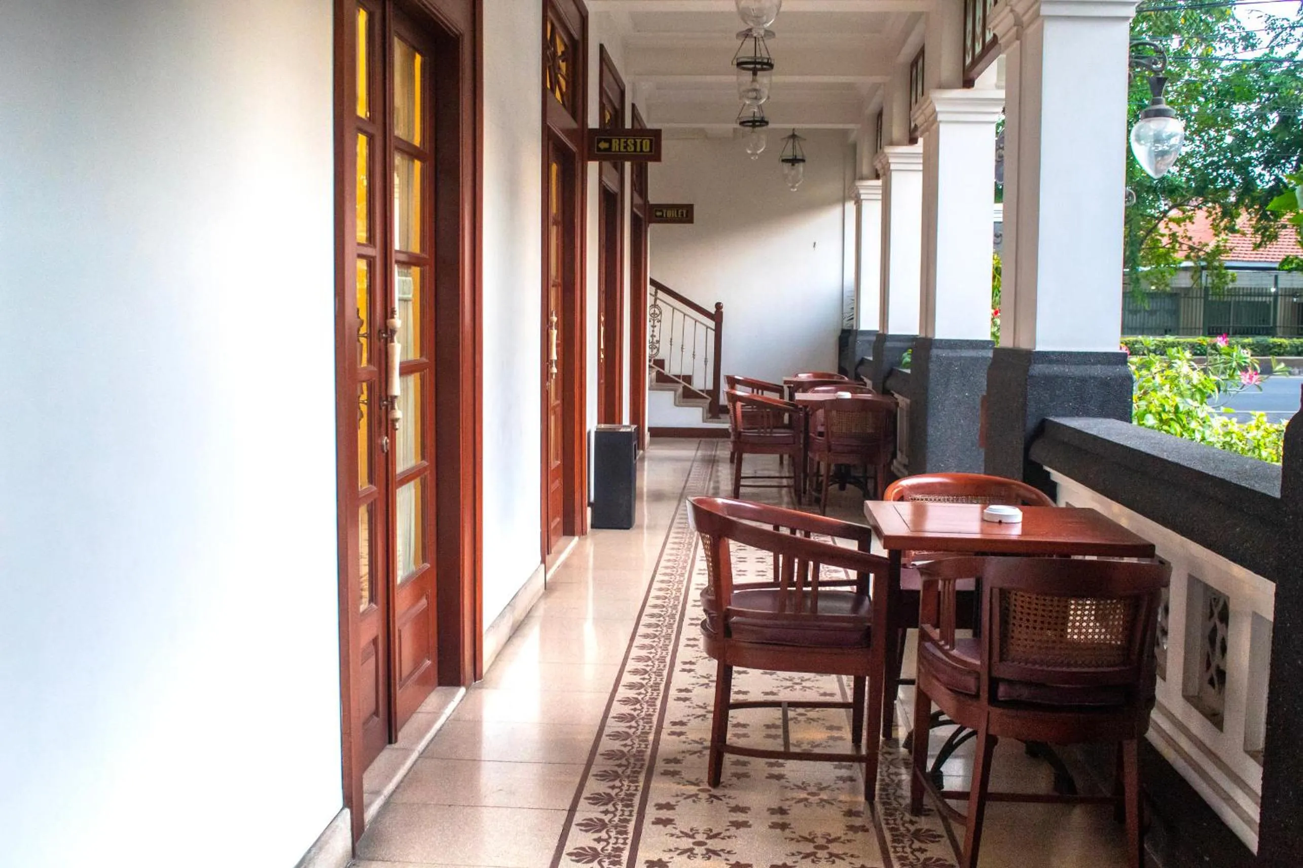 Restaurant/places to eat in Daroessalam Syariah Heritage Hotel