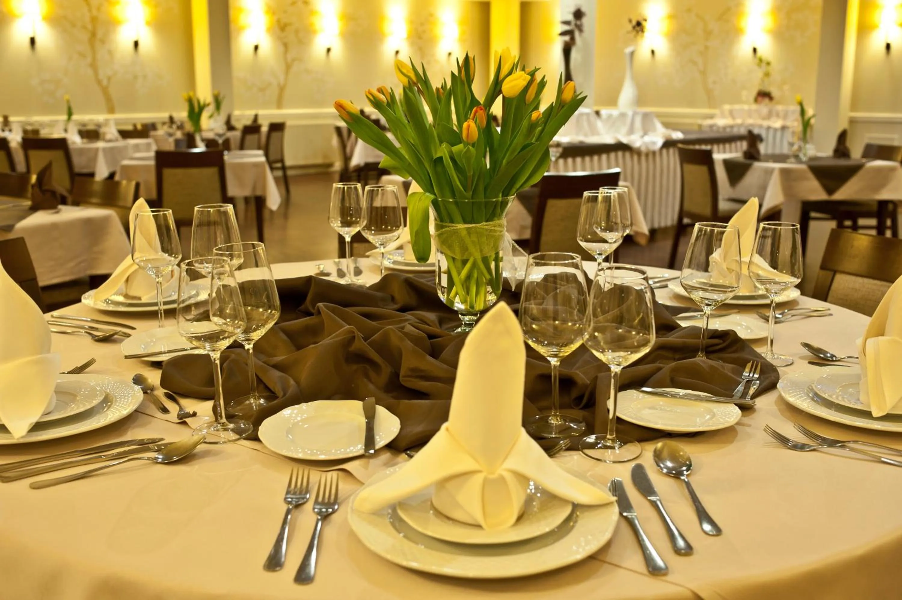 Restaurant/places to eat in Hotel Venus