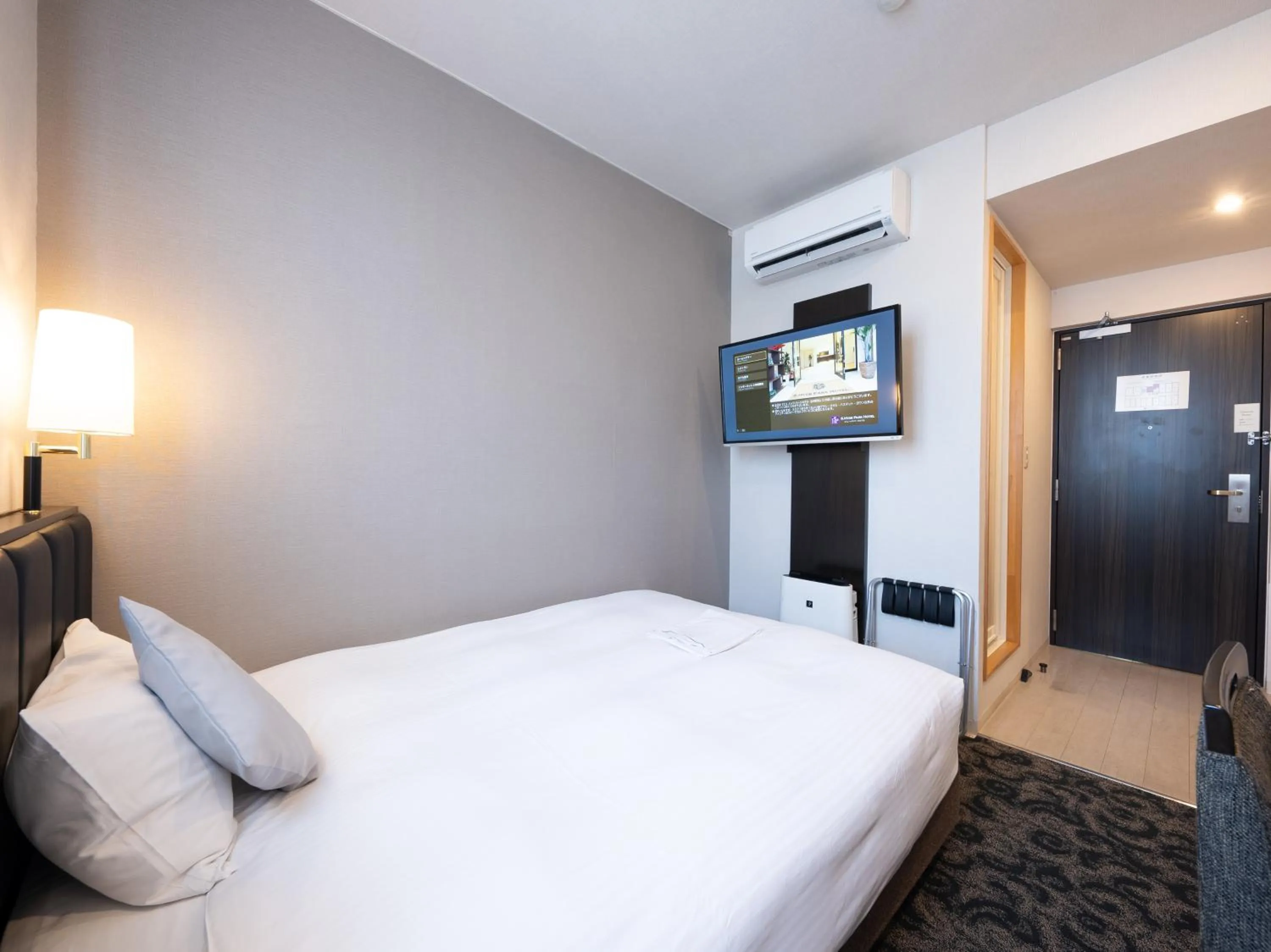 Photo of the whole room in Tabist S hyde Park Koga Station