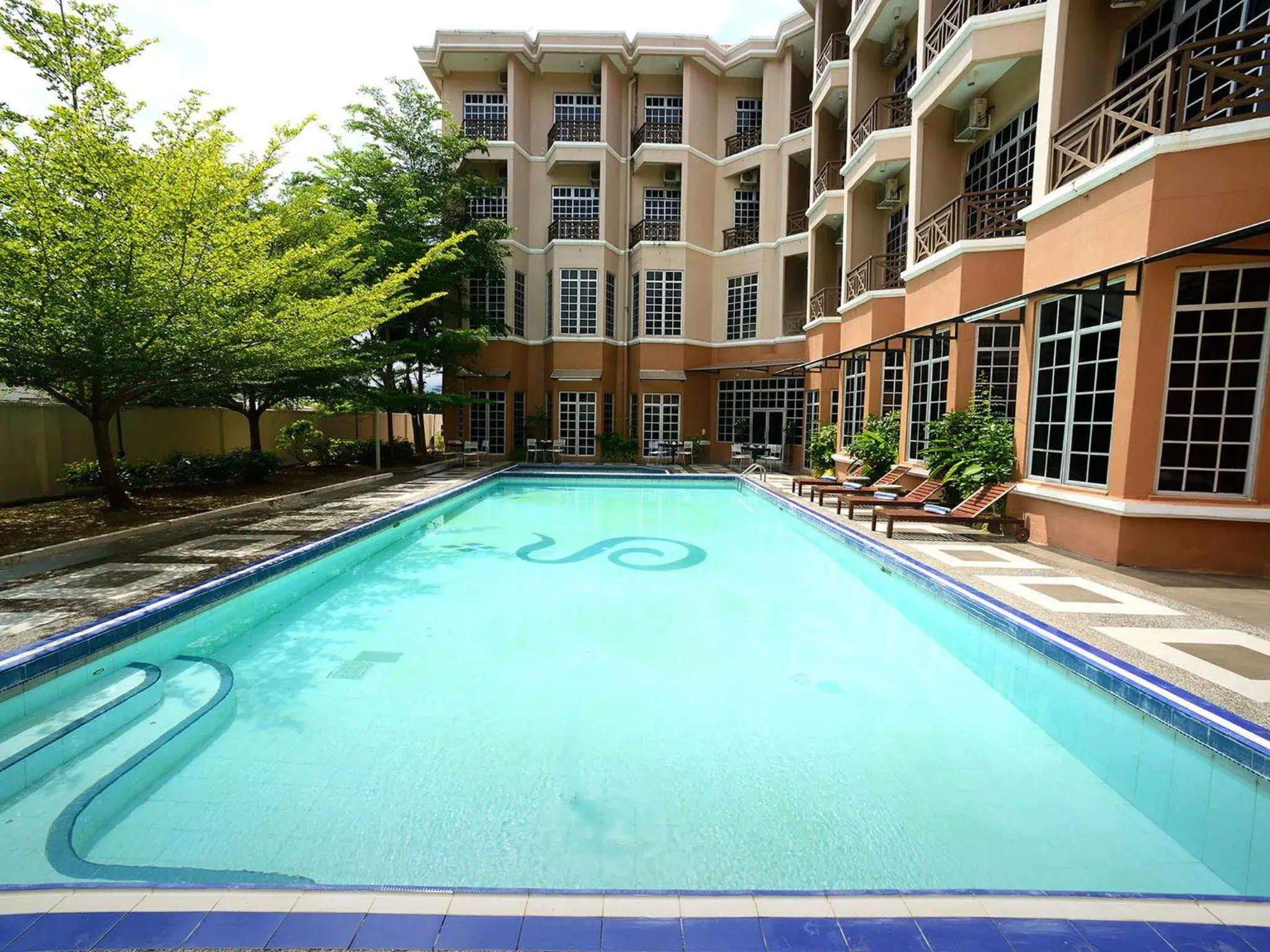Swimming pool in Bella Vista Express Hotel Swimming pool in Bella Vista Express Hotel