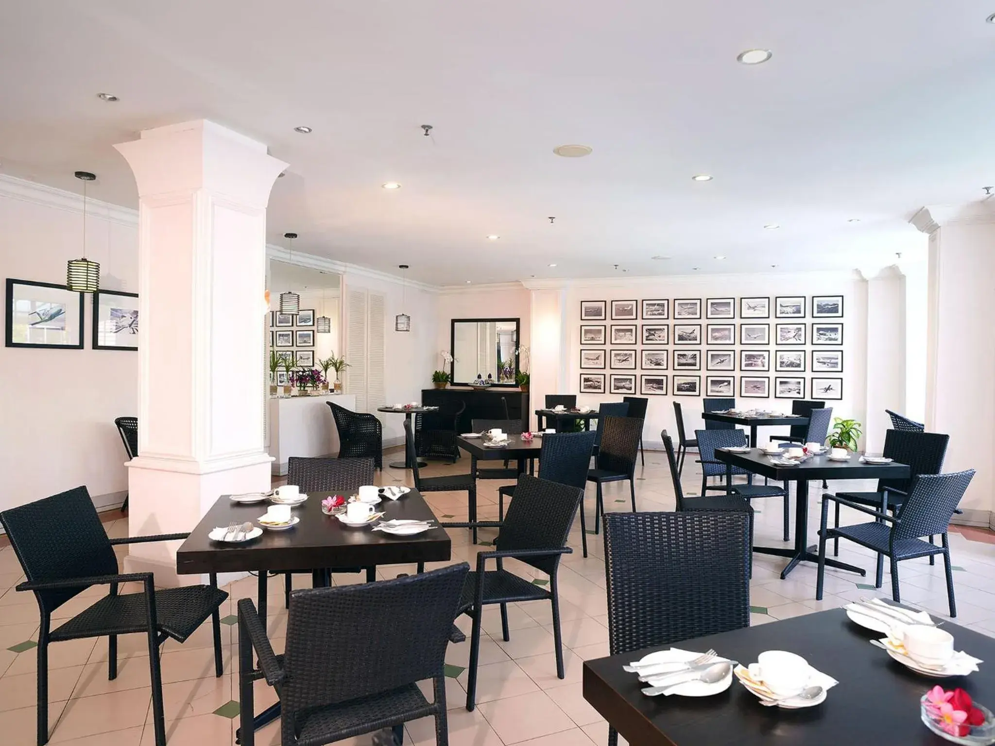 Restaurant/places to eat in Bella Vista Express Hotel Restaurant/places to eat in Bella Vista Express Hotel