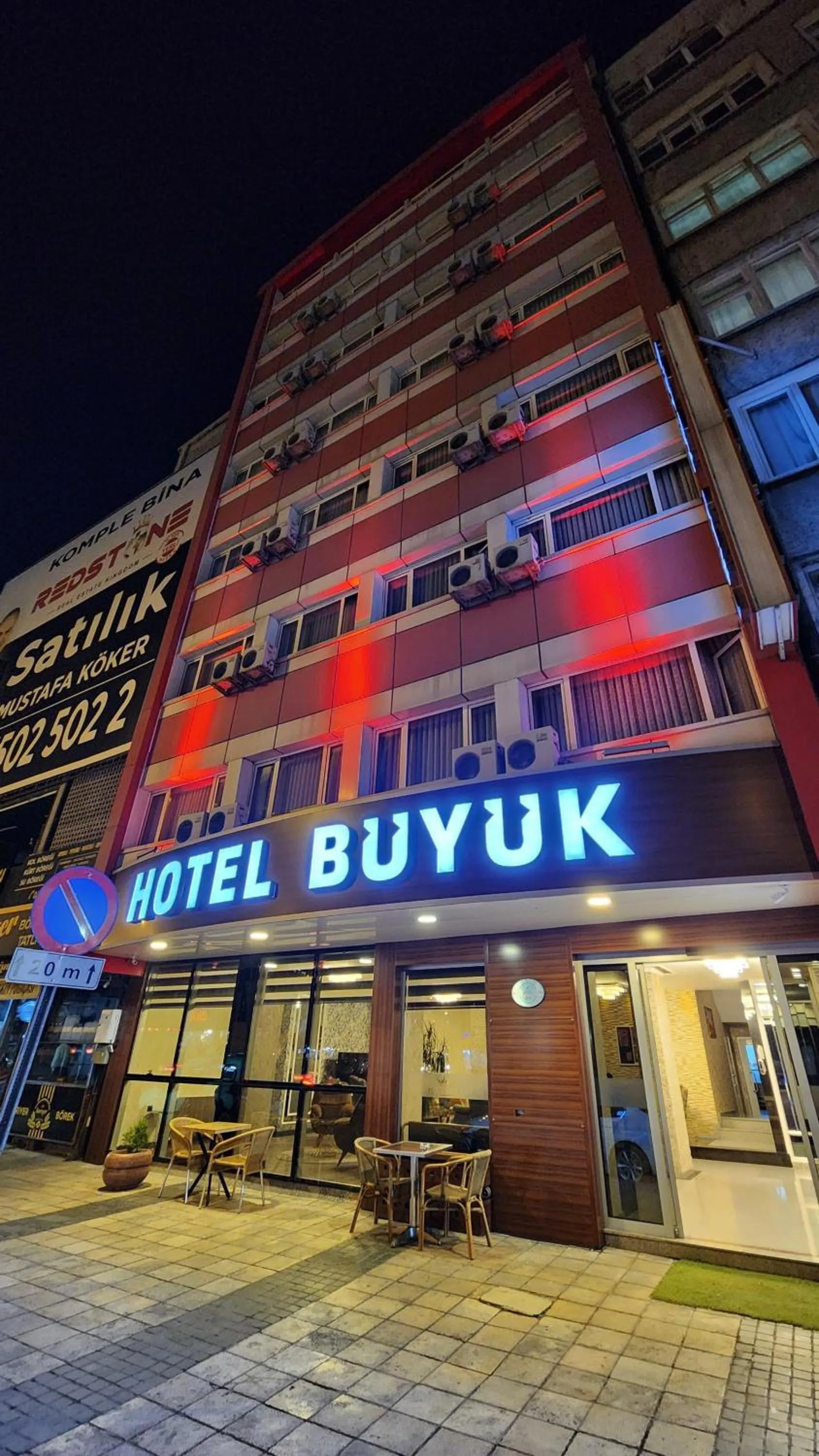 Facade/entrance in Buyuk Hotel