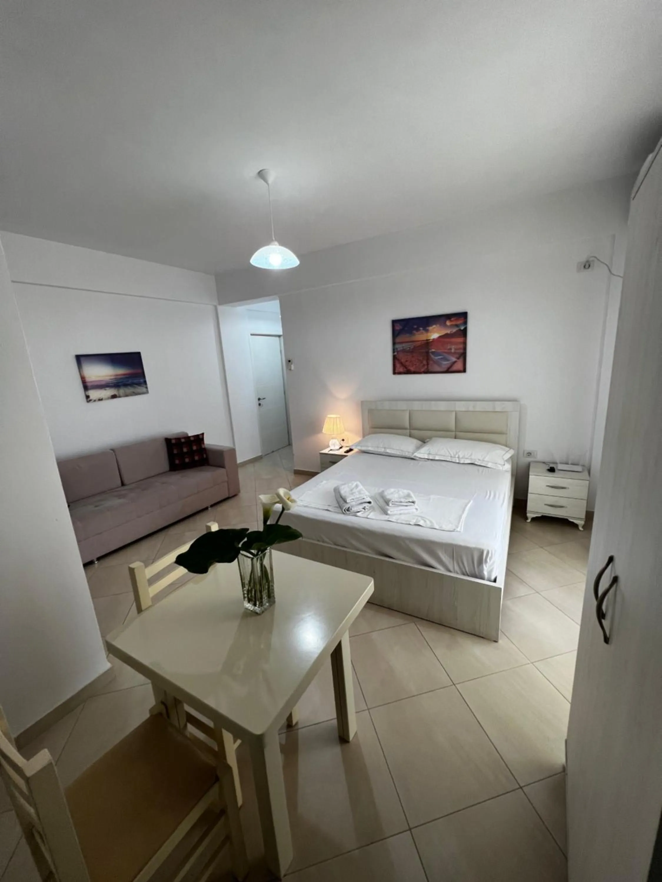 Apartment with Sea View in Garden Villa Eva