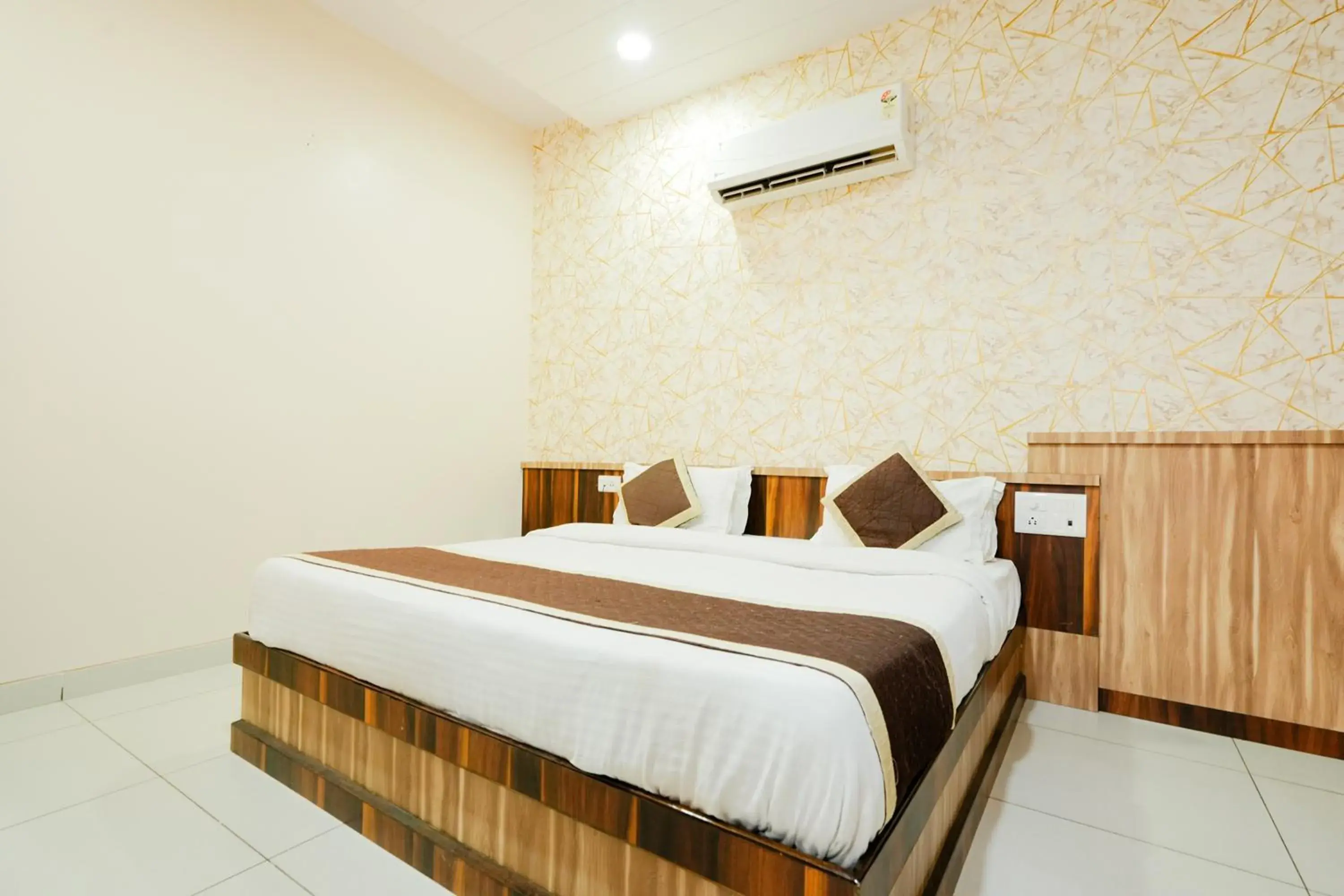 Family Room in Hotel Olive Greens Near Jaipur International Airport Family Room in Hotel Olive Greens Near Jaipur International Airport