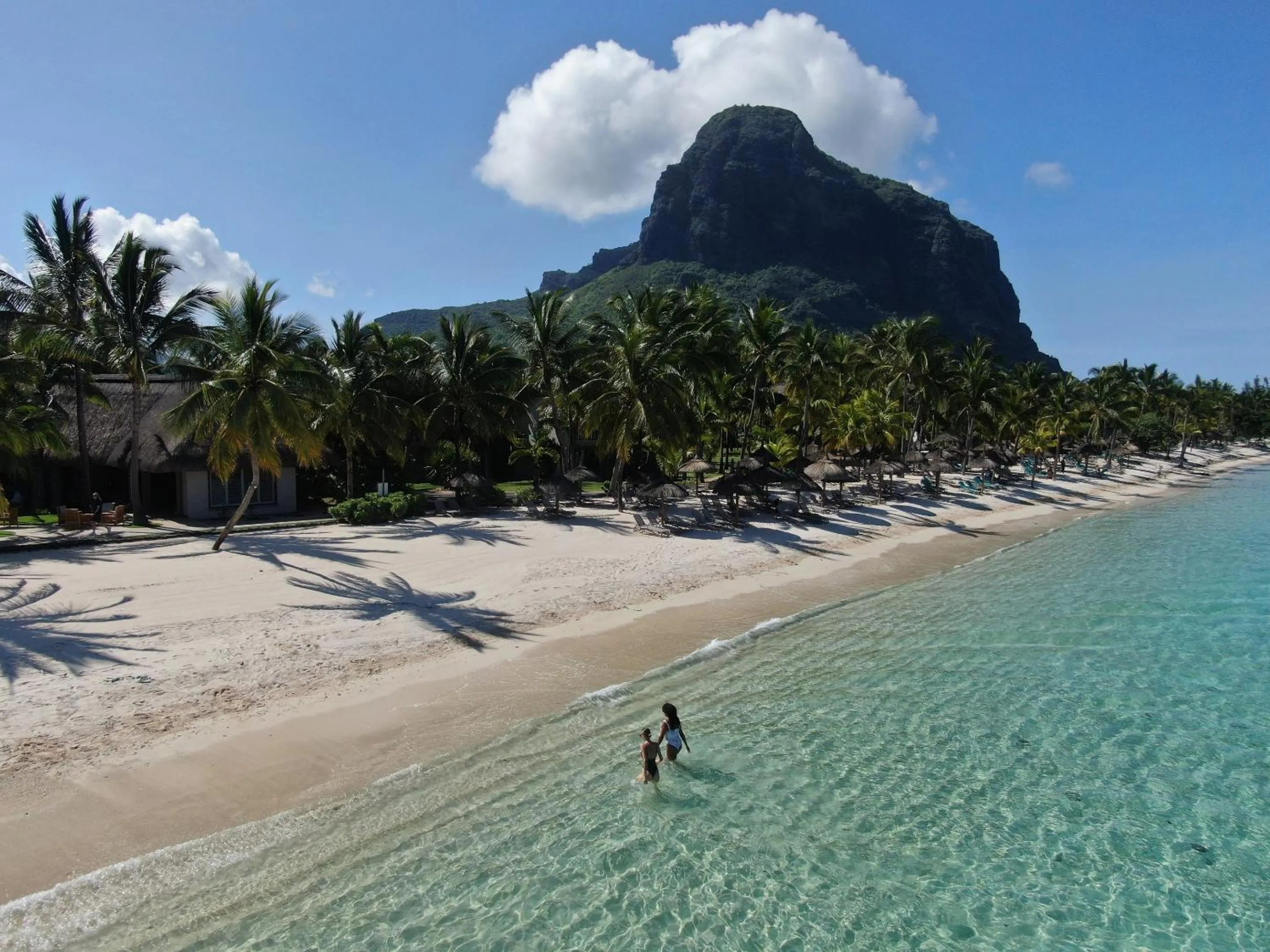 Beach in Paradis Beachcomber Golf Resort & Spa