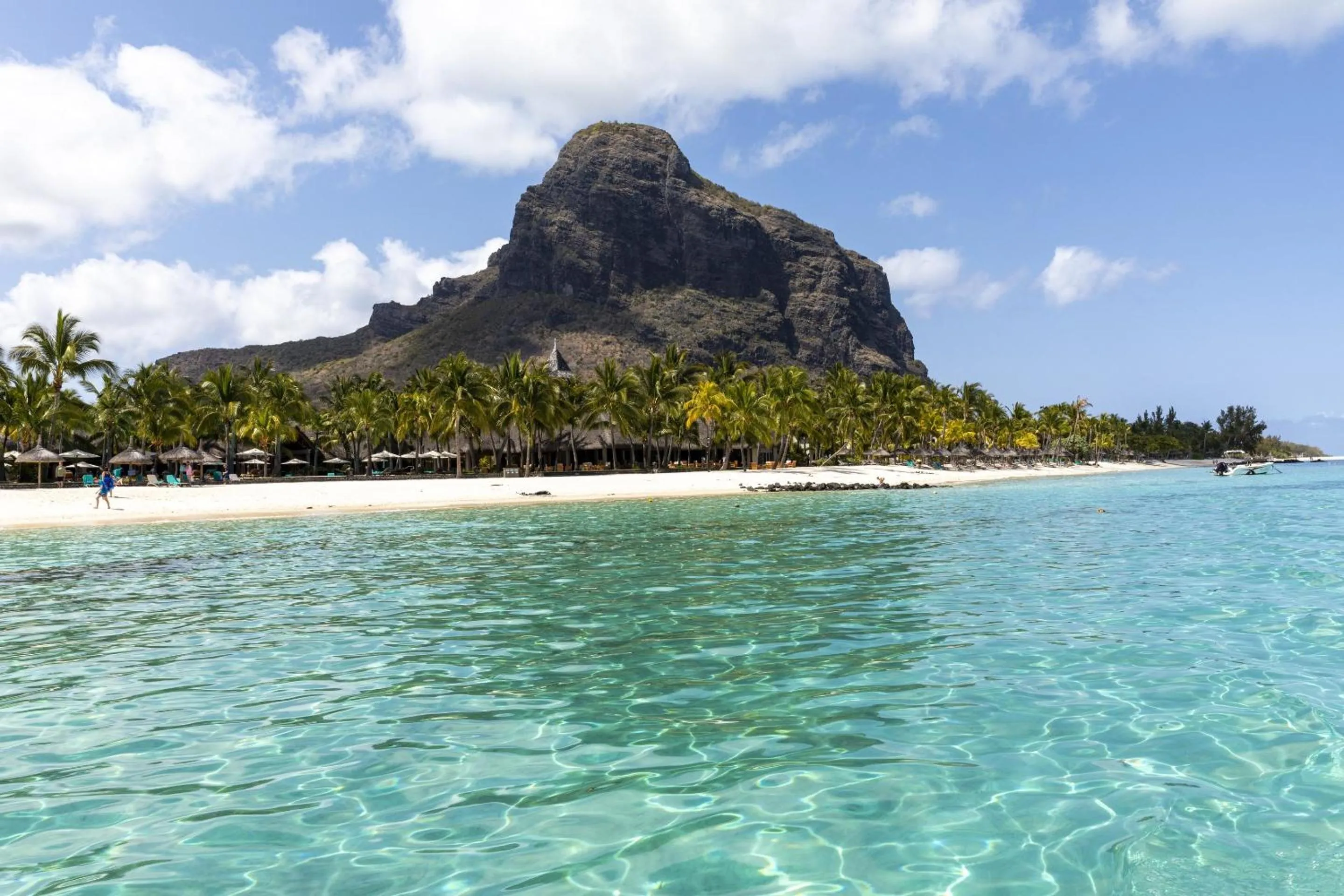 Beach in Paradis Beachcomber Golf Resort & Spa