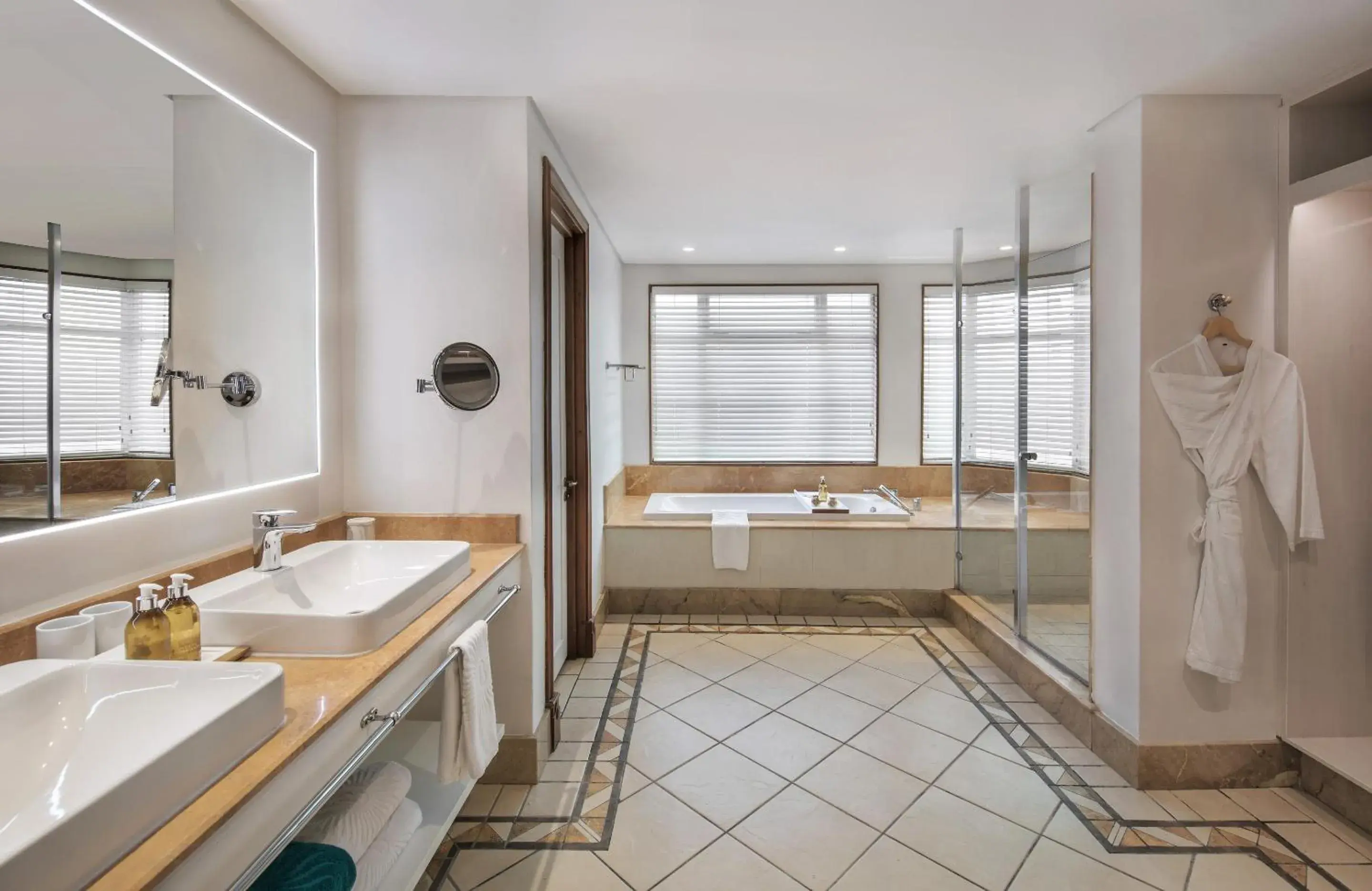 Junior Suite Ground Floor – Honeymooners Only - single occupancy in Paradis Beachcomber Golf Resort & Spa Junior Suite Ground Floor – Honeymooners Only - single occupancy in Paradis Beachcomber Golf Resort & Spa