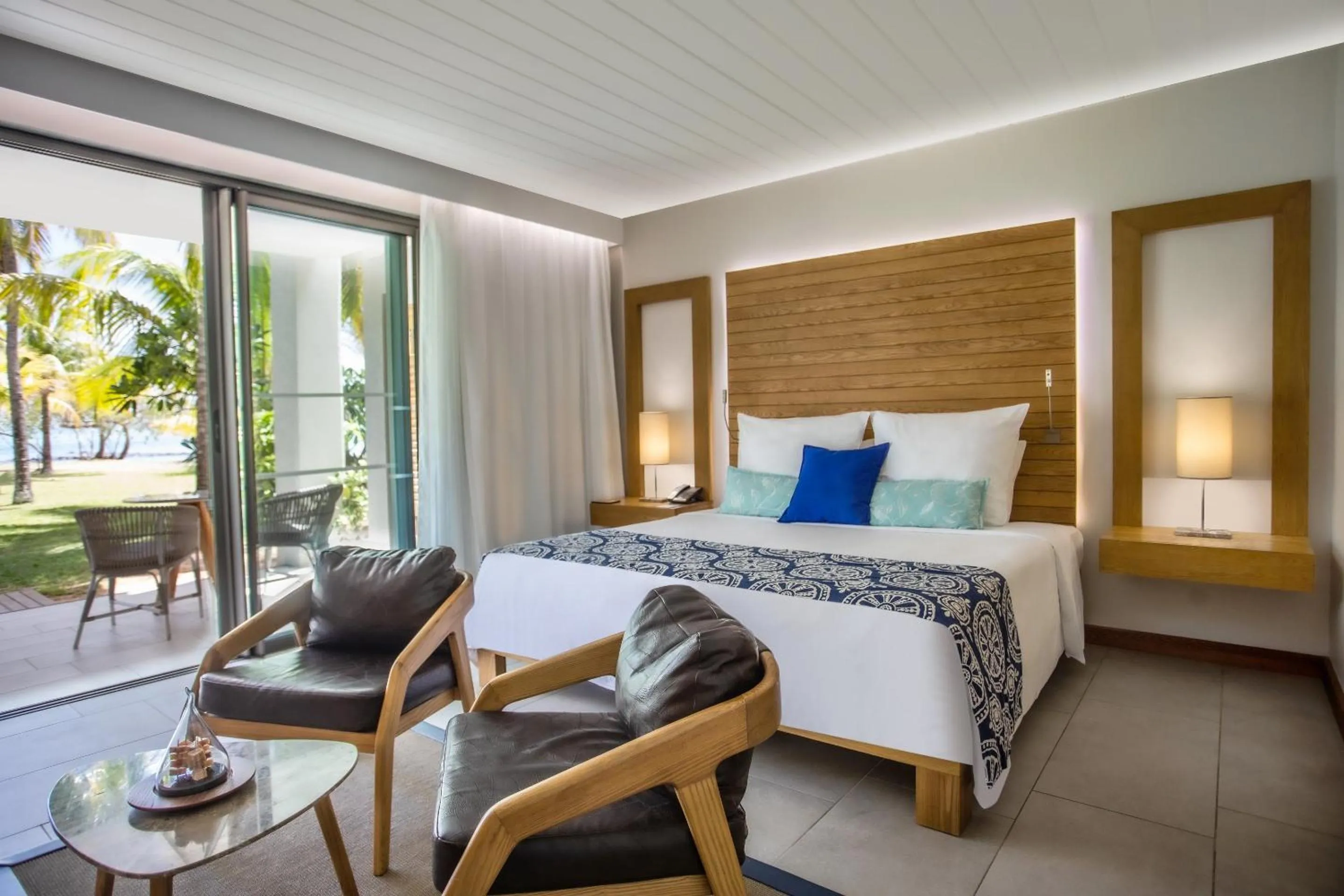 Bed in Paradis Beachcomber Golf Resort & Spa