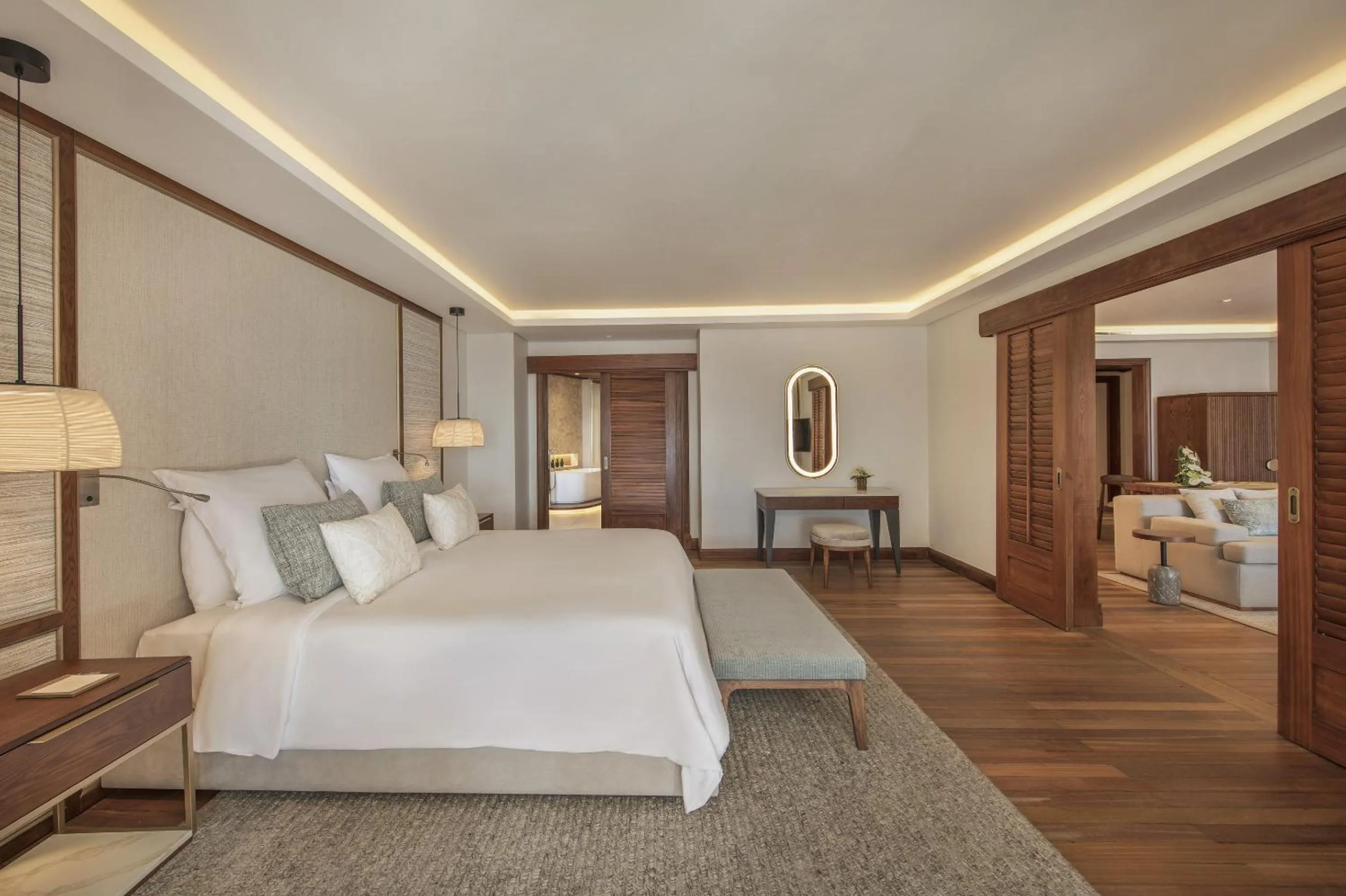 Bed in Paradis Beachcomber Golf Resort & Spa