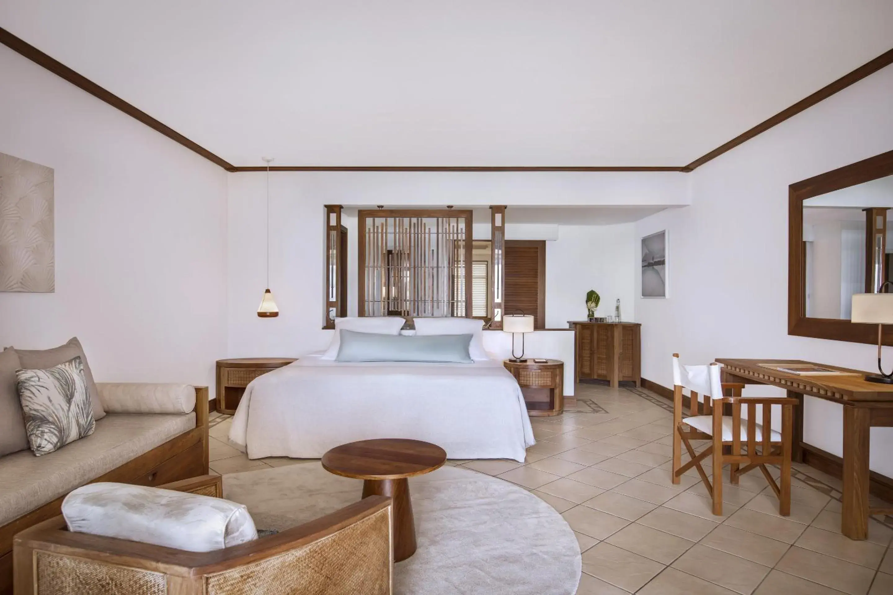 Bed in Paradis Beachcomber Golf Resort & Spa Bed in Paradis Beachcomber Golf Resort & Spa