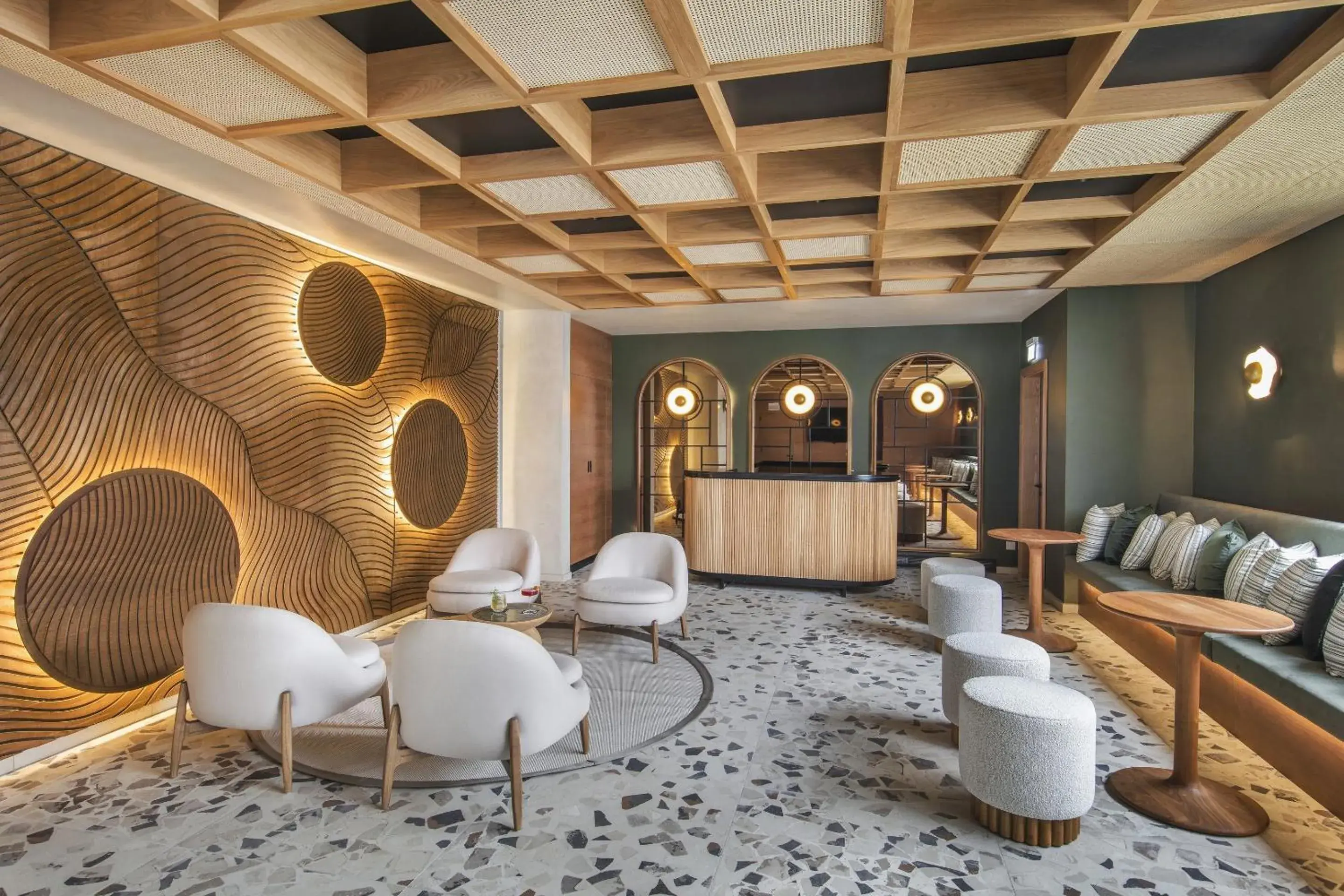 Lounge or bar in Paradis Beachcomber Golf Resort & Spa Lounge or bar in Paradis Beachcomber Golf Resort & Spa