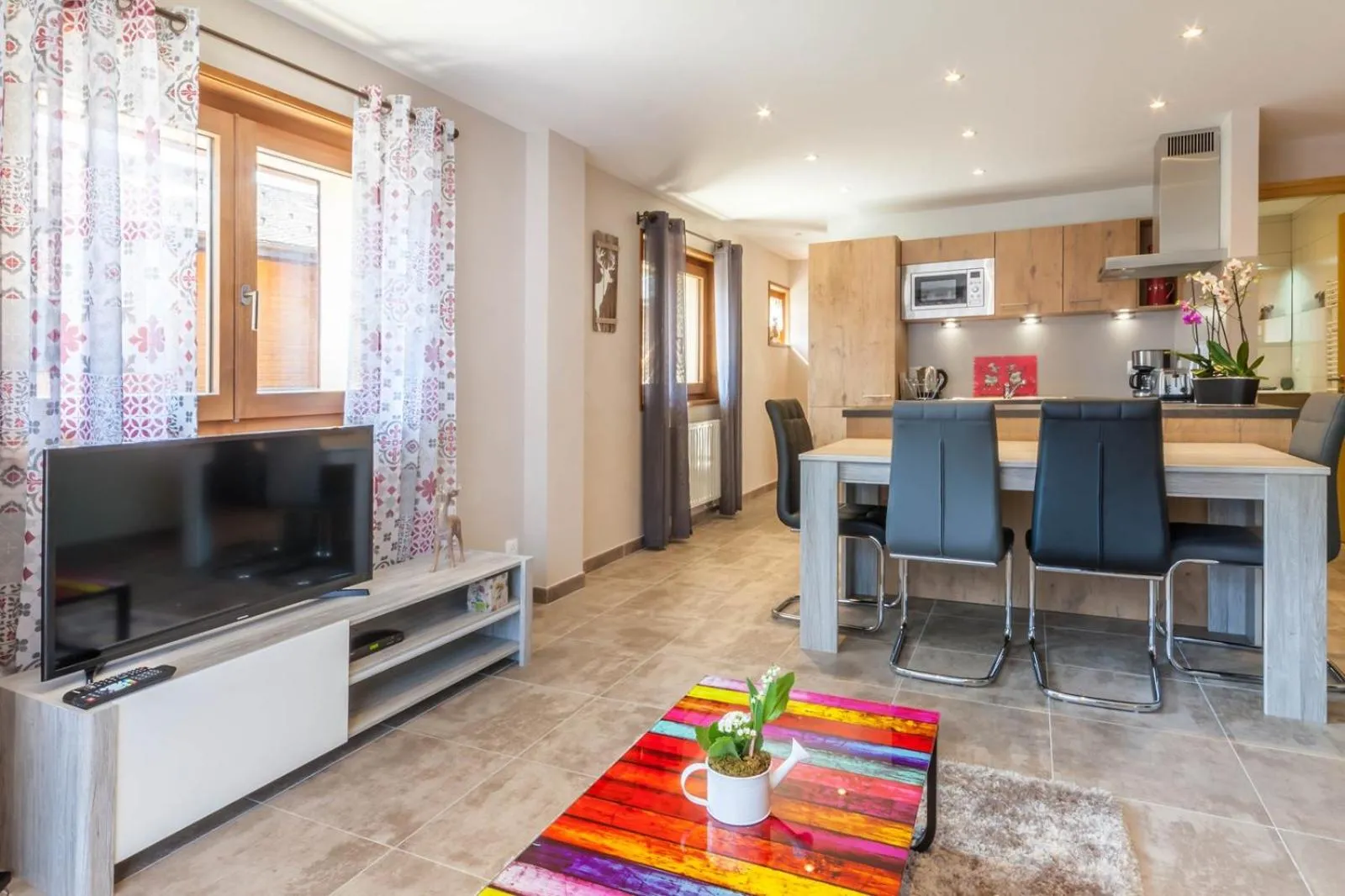 Communal lounge/ TV room in La Ruche