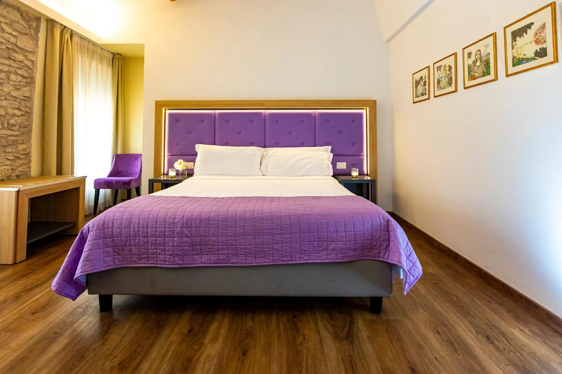 Bed in Hotel Corona Bed in Hotel Corona