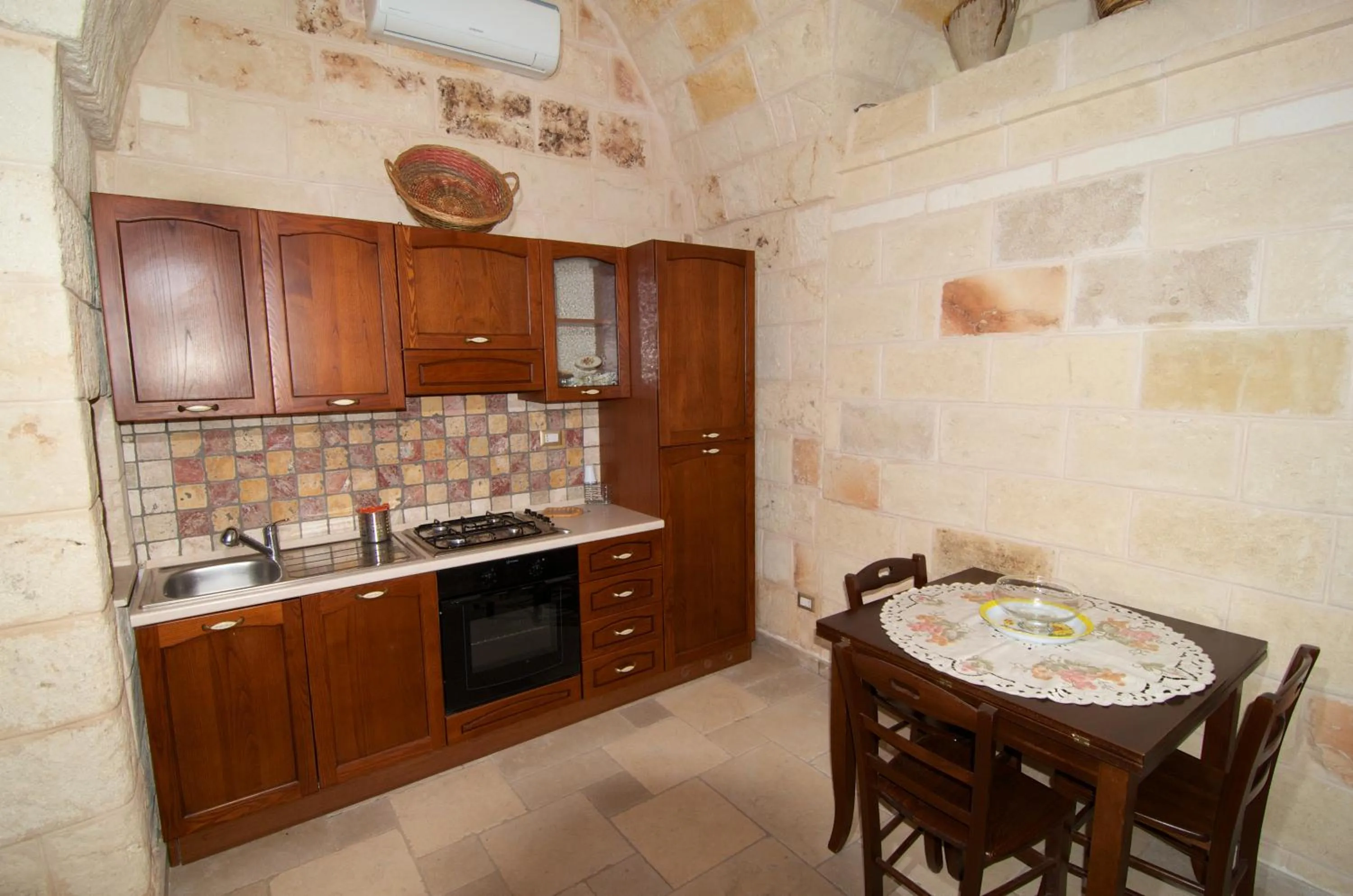 Kitchen or kitchenette in Relais Villa Lucia