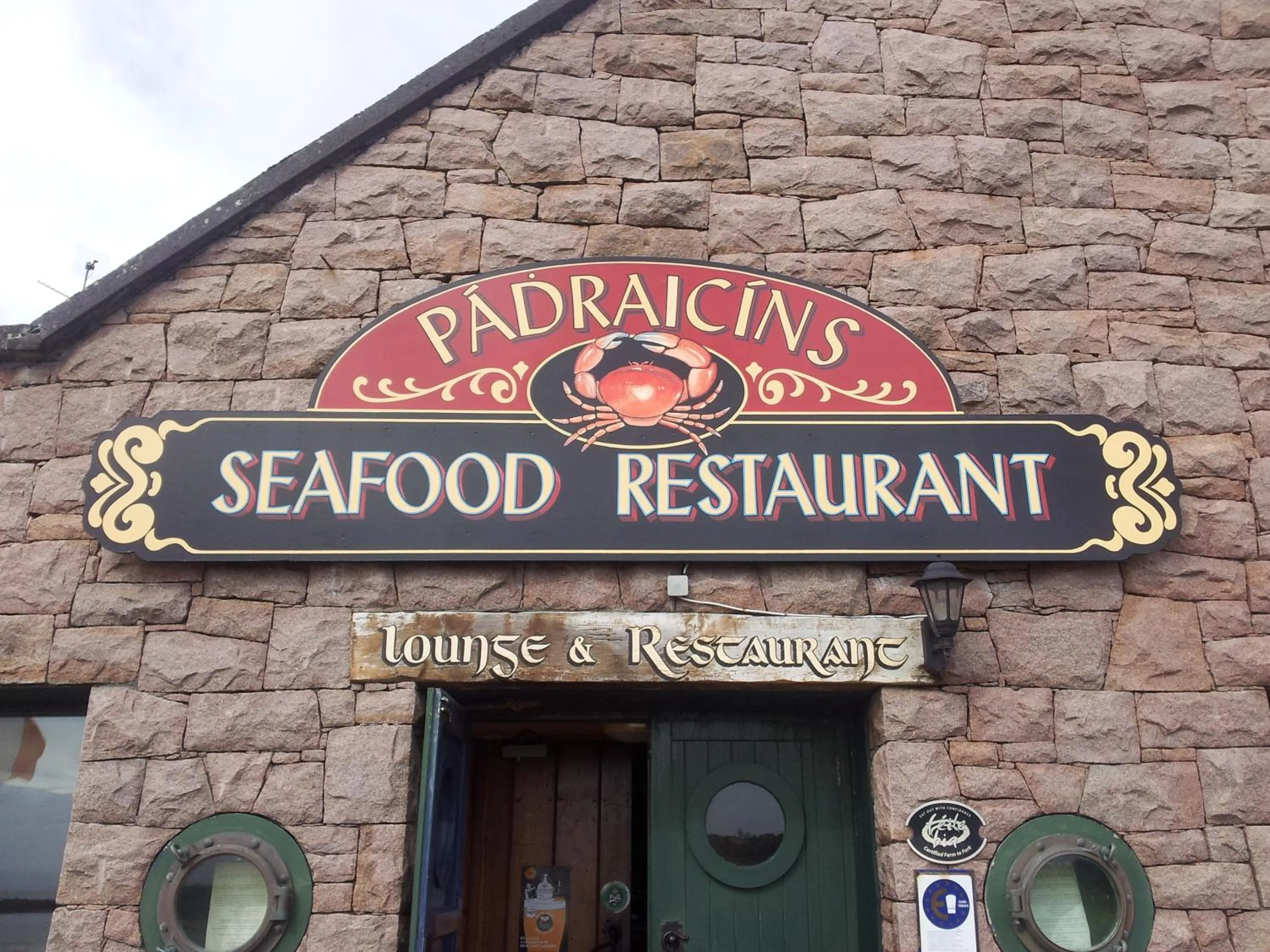 Facade/entrance in Padraicins